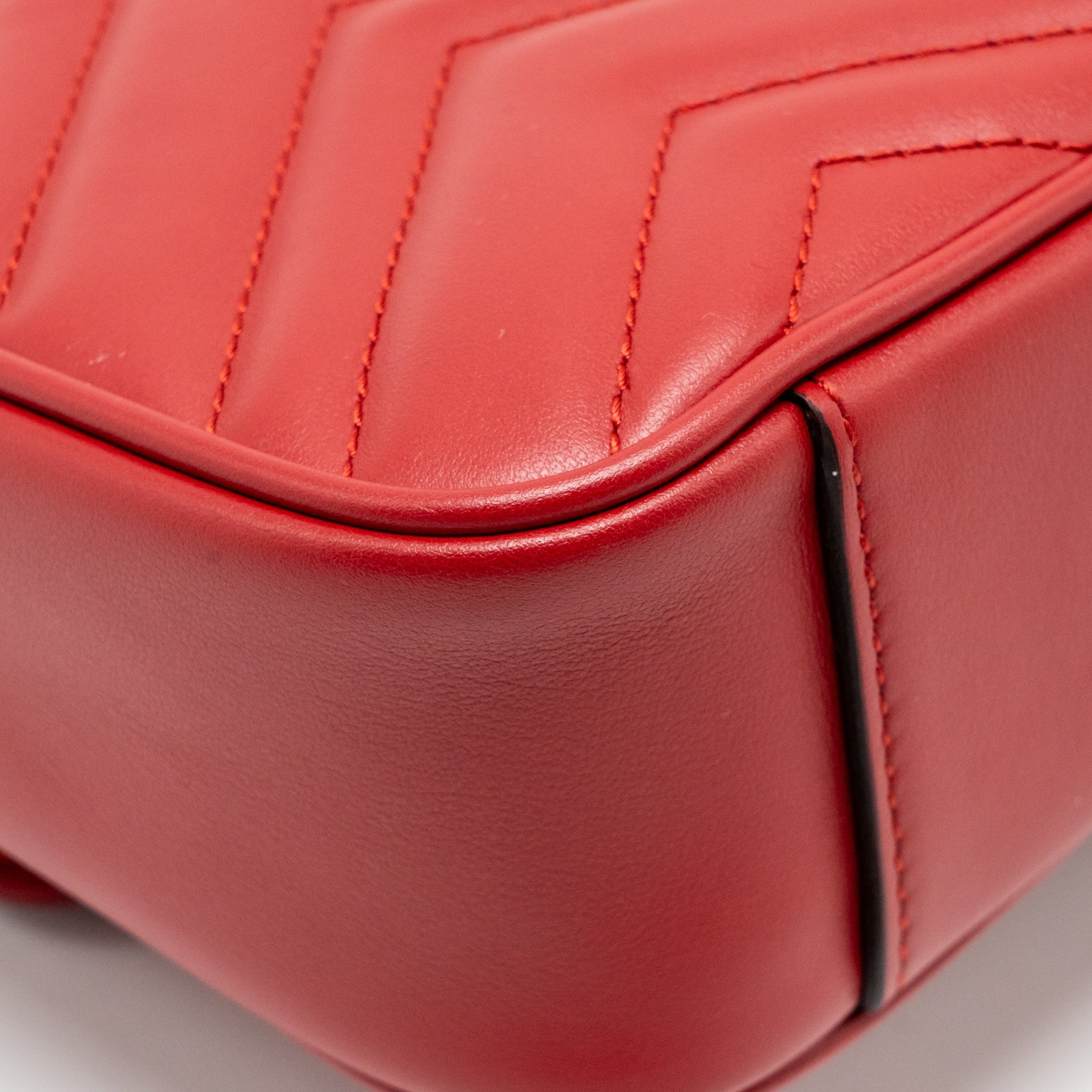 GUCCI SMALL GG MARMONT SHOULDER BAG CALFSKIN RED BRUSHED GHW