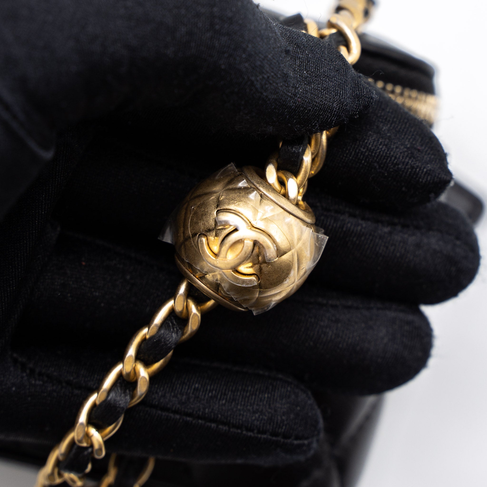 CHANEL PEARL CRUSH MINI VANITY WITH CHAIN LAMBSKIN BLACK BRUSHED GHW (MICROCHIP)