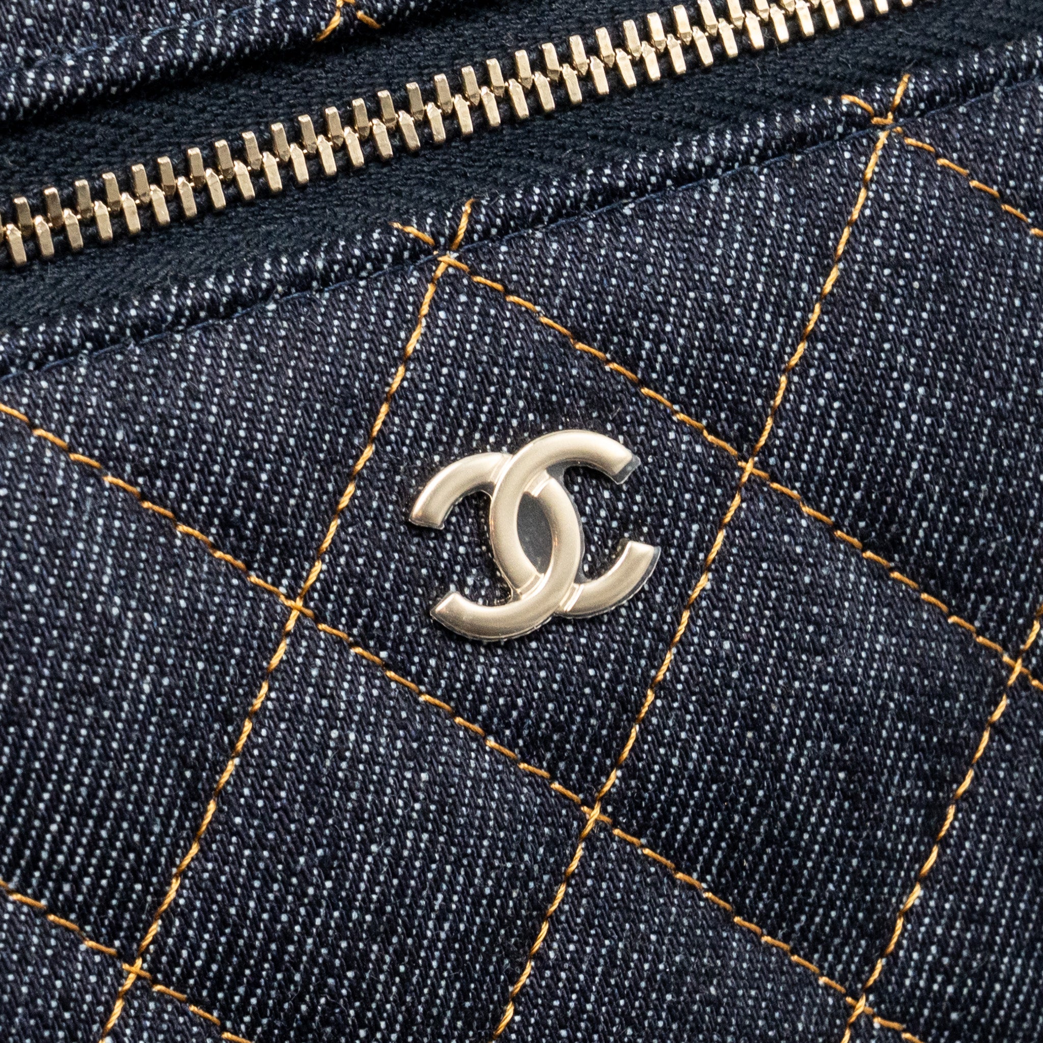 CHANEL 26P TOP HANDLE VANITY DENIM DARK BLUE LGHW (MICROCHIP)