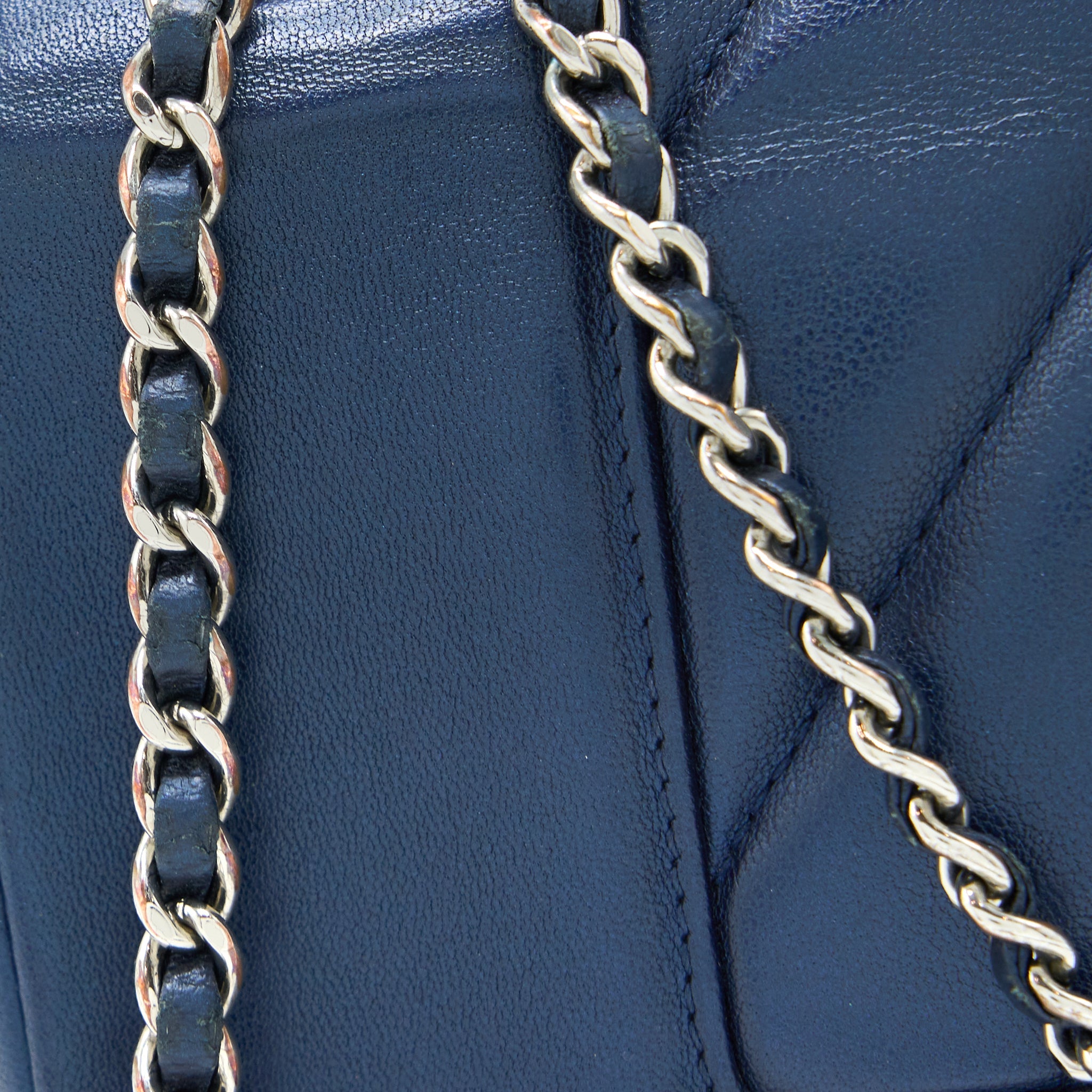 CHANEL MADEMOISELLE FLAP BAG LAMBSKIN NAVY SHW