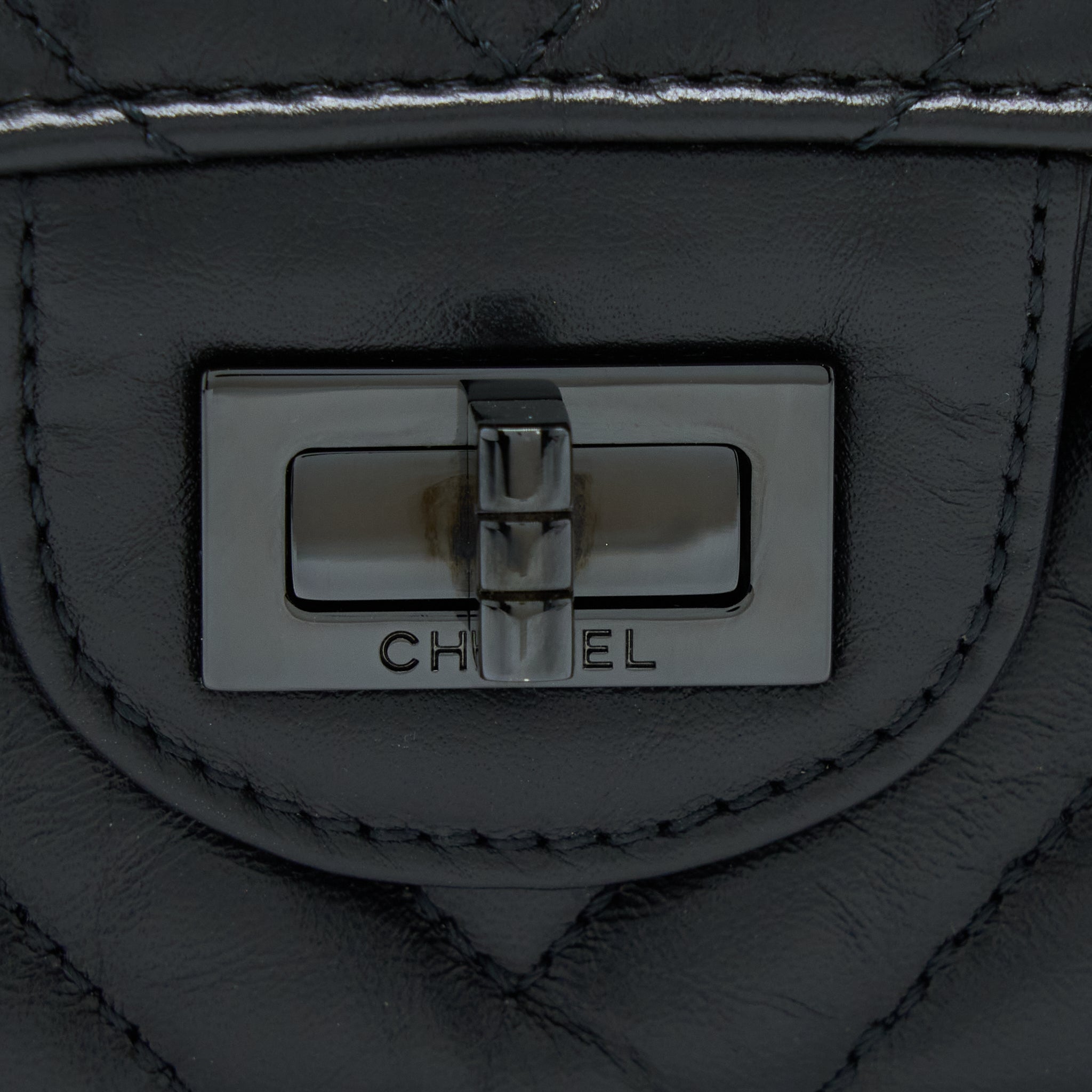 CHANEL MINI 2.55 REISSUE CHEVRON CALFSKIN SO BLACK