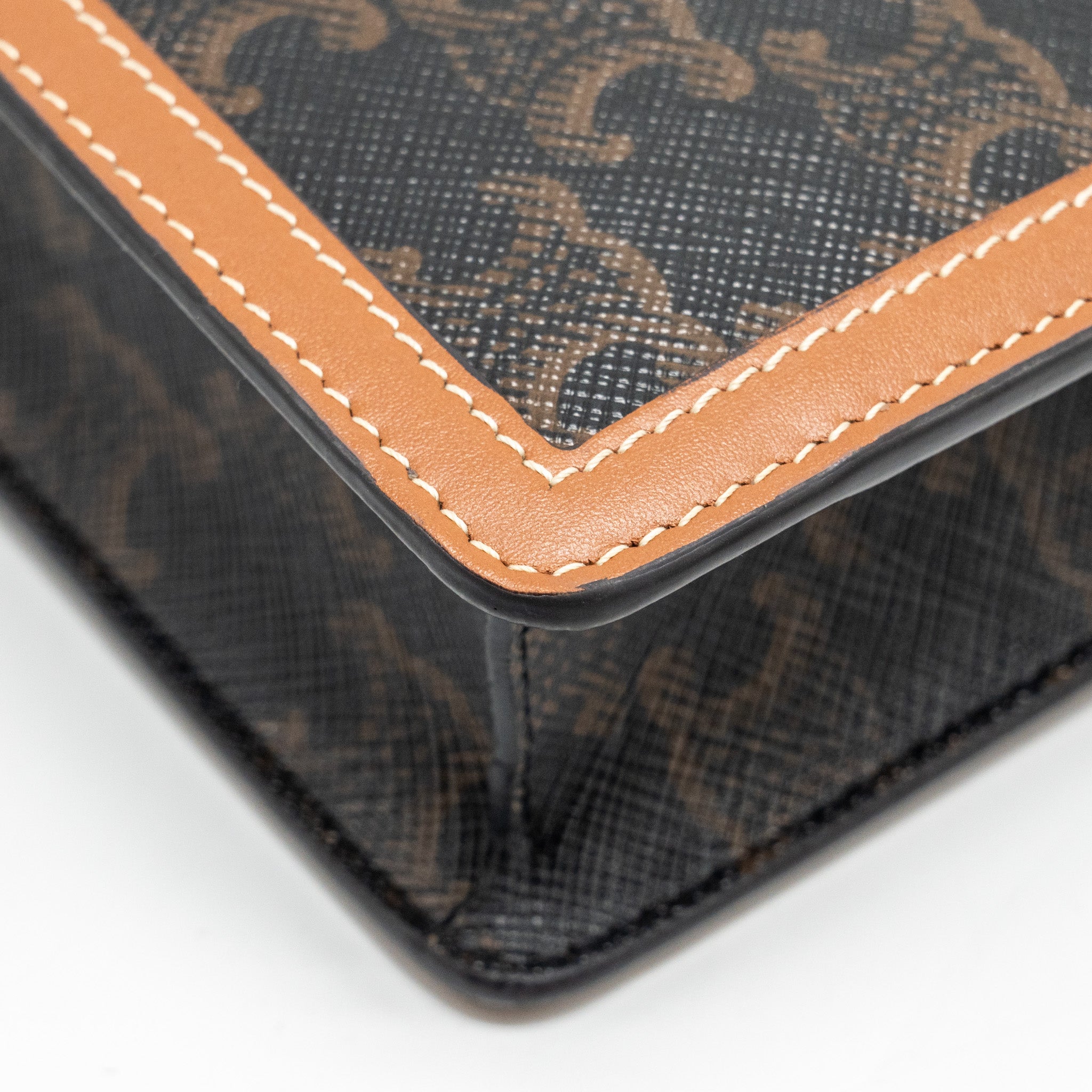 CELINE WALLET ON CHAIN MARGO TRIOMPHE CANVAS/CALFSKIN TAN GHW