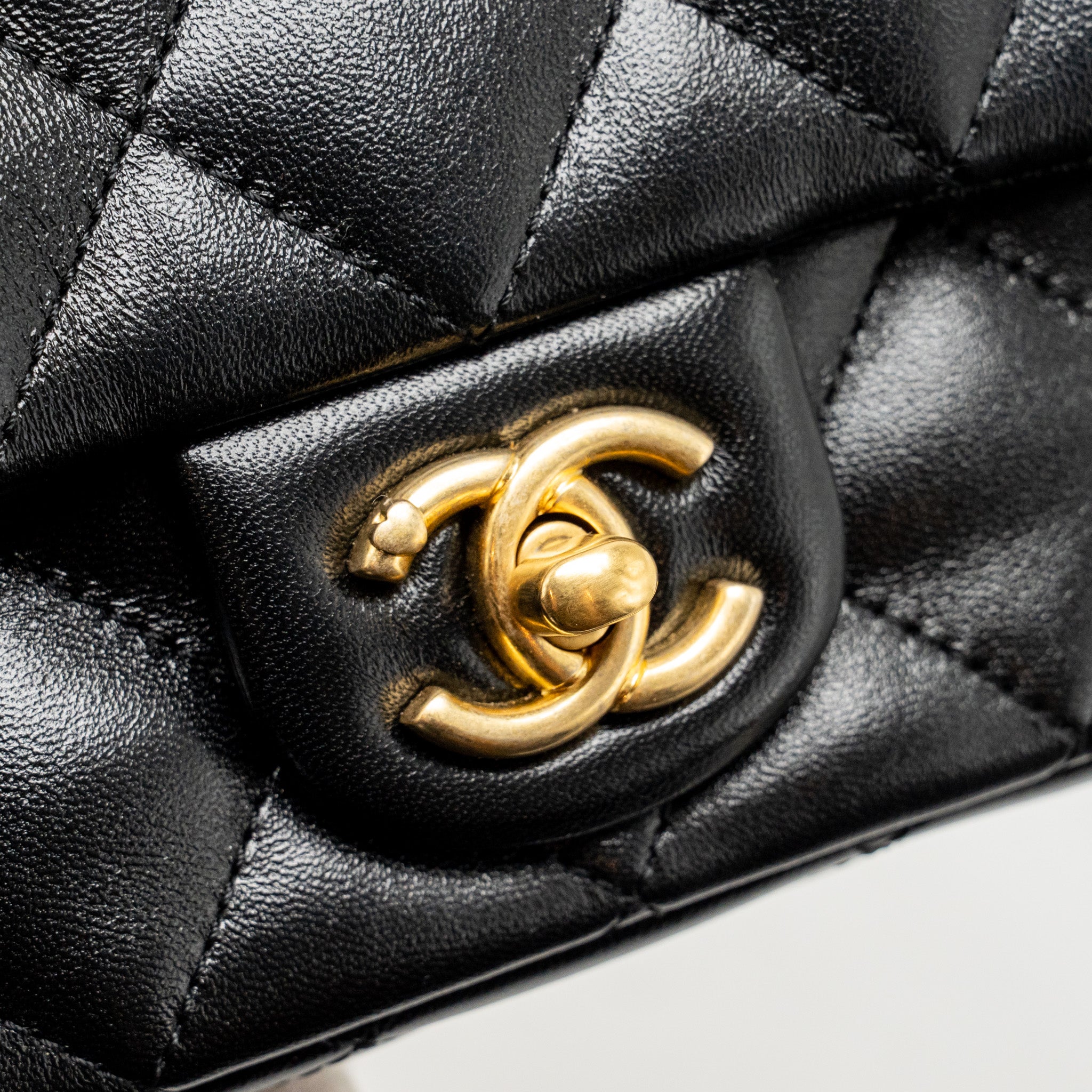 CHANEL 25C COCO LOVE ADJUSTABLE CHAIN SHINY LAMBSKIN BLACK GHW (MICROCHIP)
