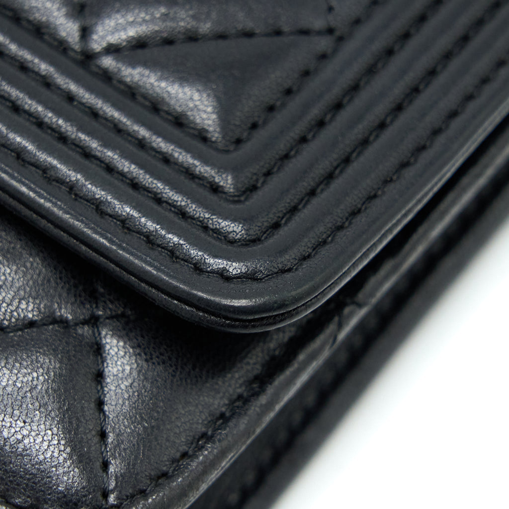 CHANEL BOY WALLET ON CHAIN LAMBSKIN BLACK SHW