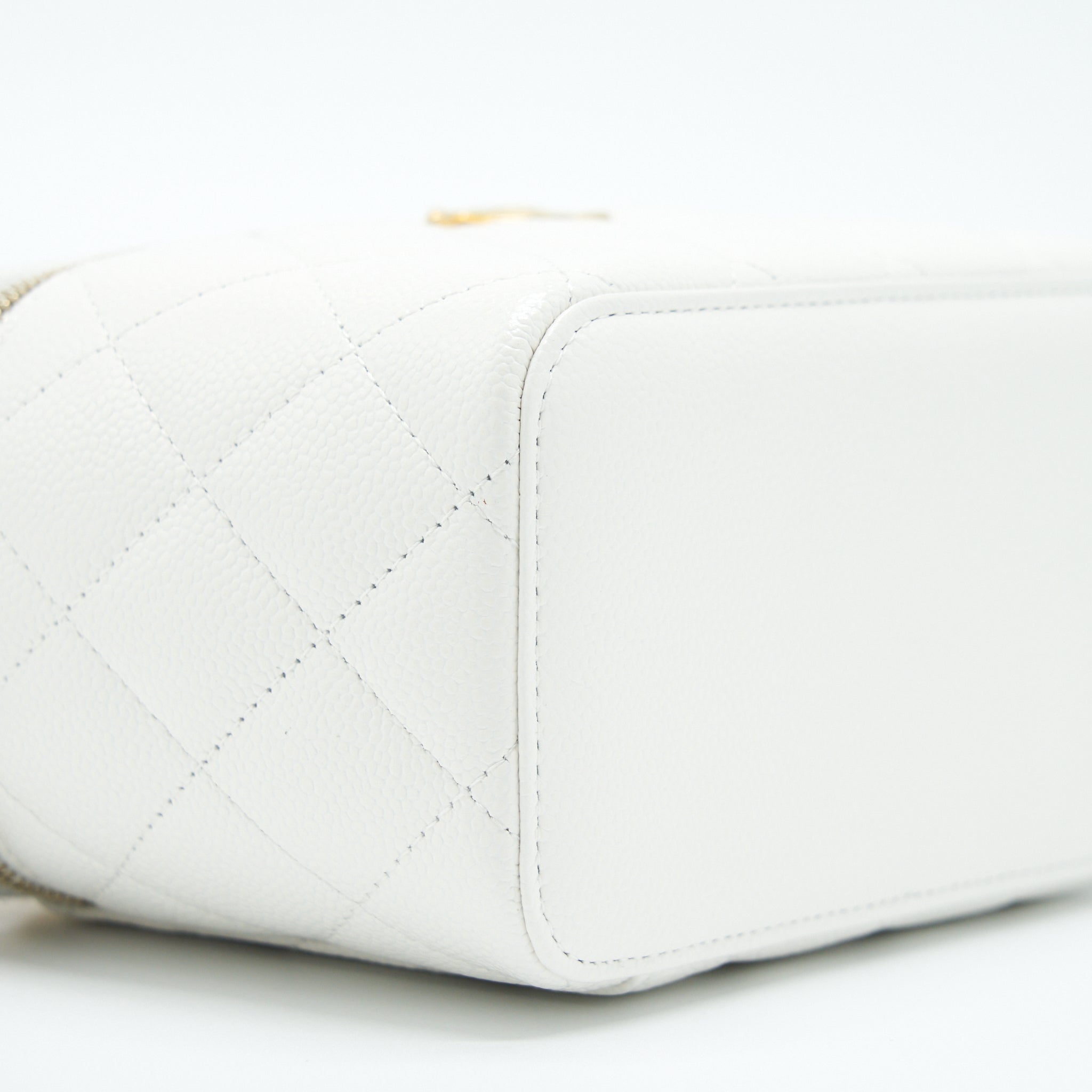 CHANEL 22S LOGO TOP HANDLE LONG VANITY WITH CHAIN CAVIAR WHITE GHW