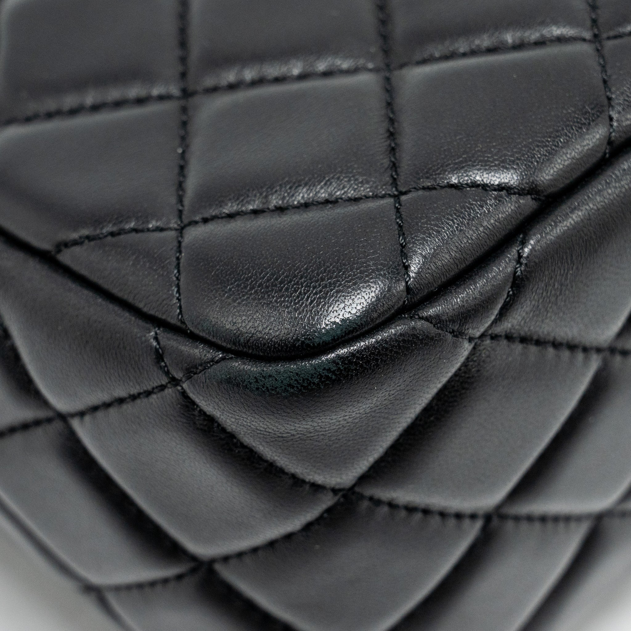 CHANEL 22B PEARL CRUSH HOBO BAG LAMBSKIN BLACK GHW (MICROCHIP)