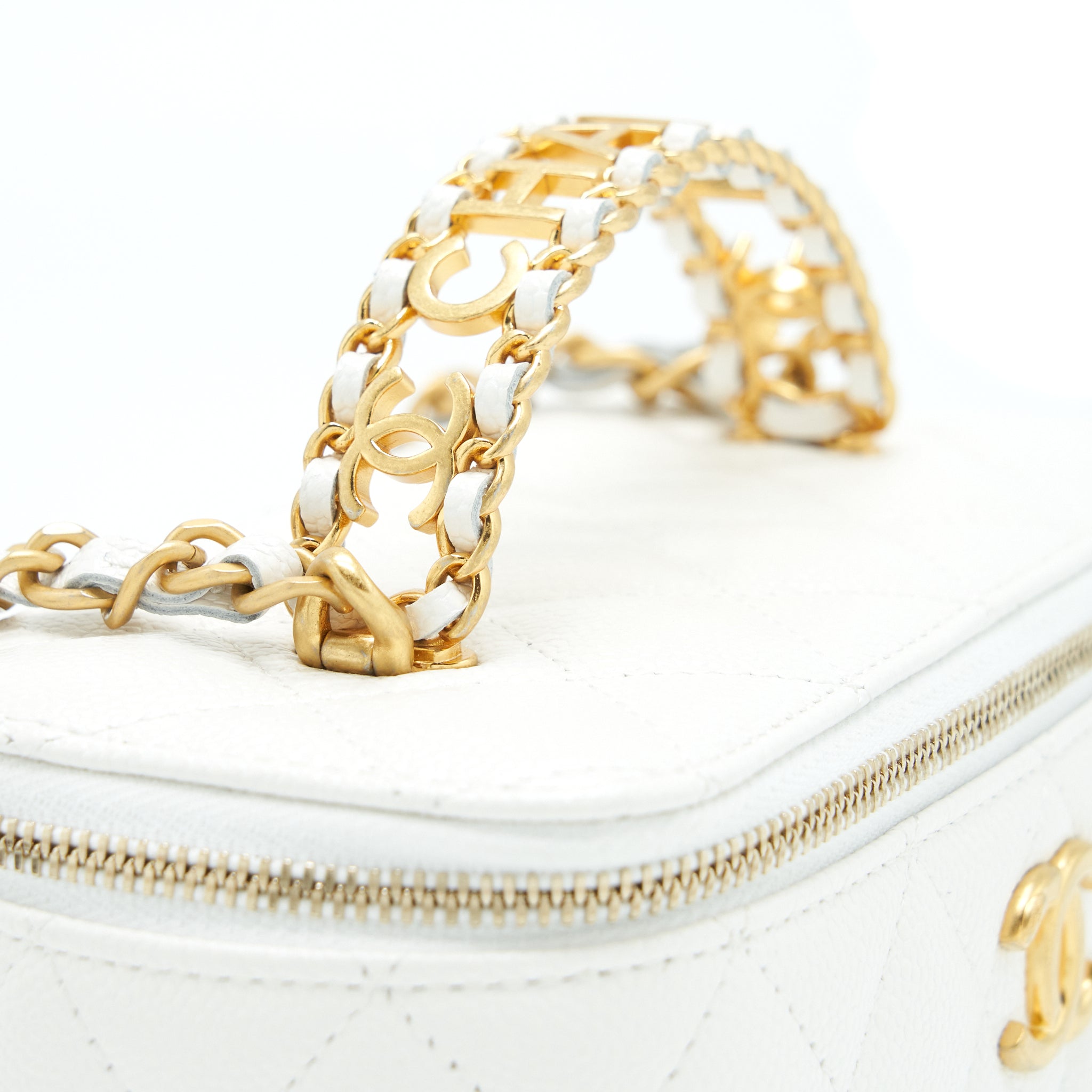 CHANEL 22S LOGO TOP HANDLE LONG VANITY WITH CHAIN CAVIAR WHITE GHW