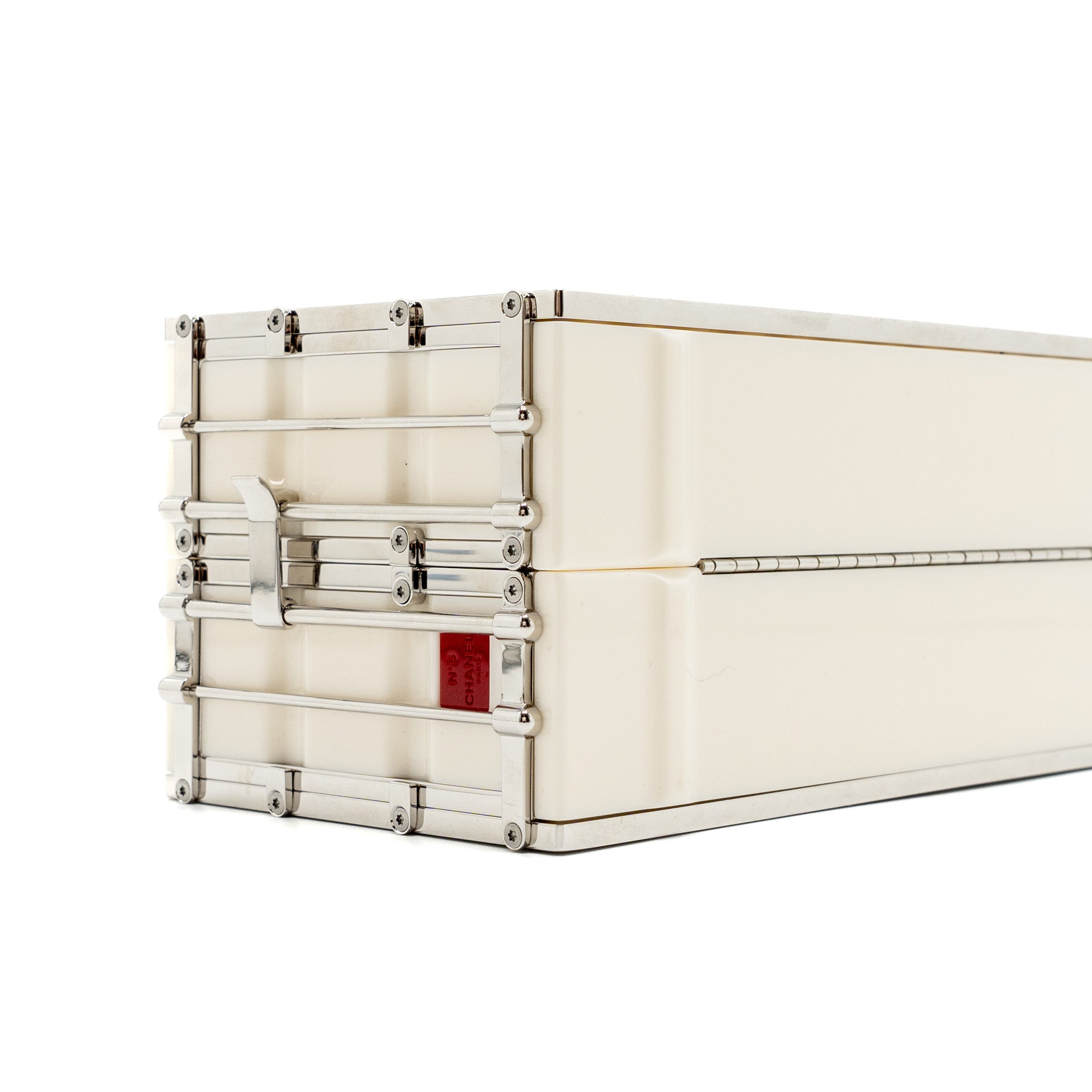CHANEL PARIS-HAMBURG RUNWAY CONTAINER CLUTCH BAG WHITE / BLACK / RED SHW