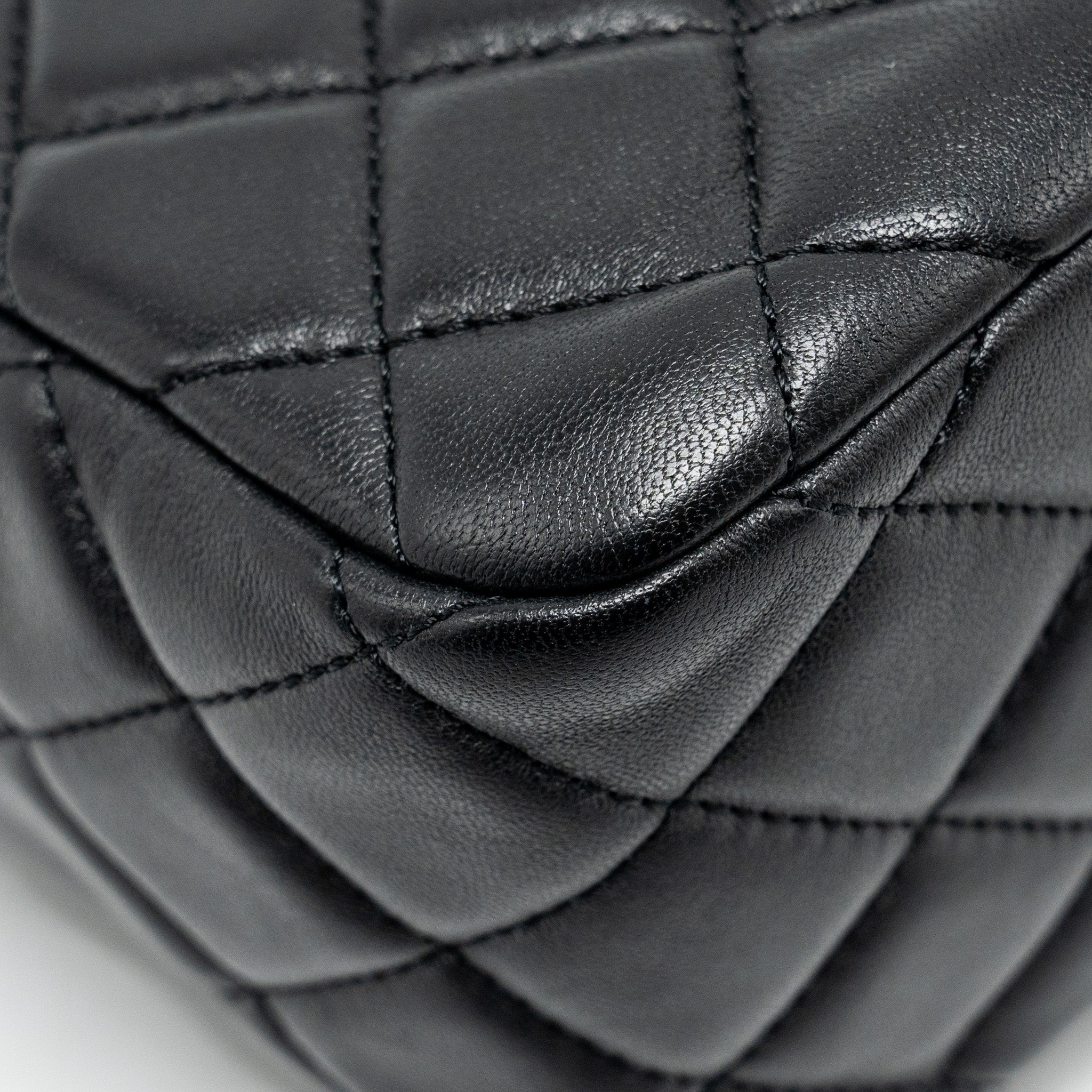 CHANEL 22B PEARL CRUSH HOBO BAG LAMBSKIN BLACK GHW (MICROCHIP)