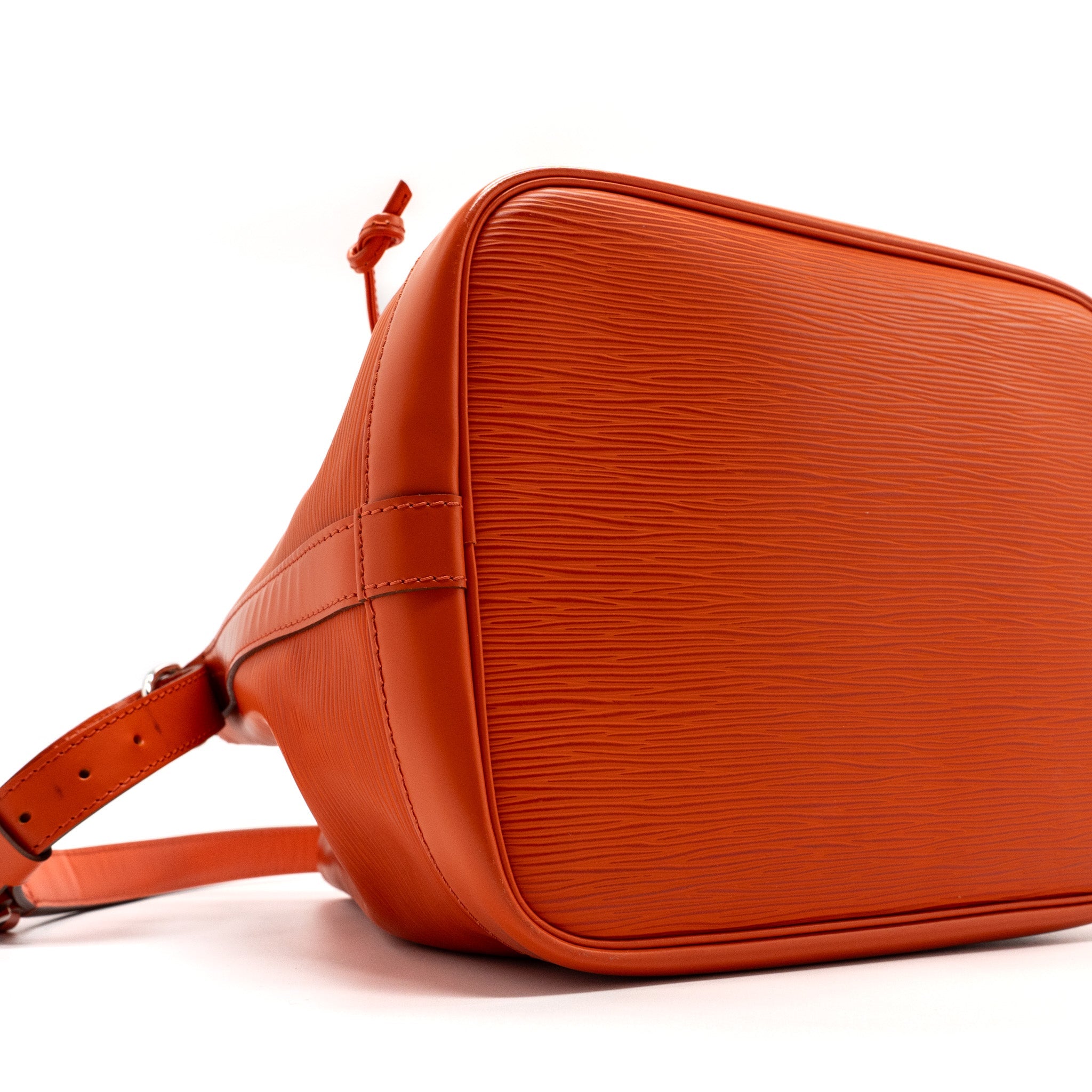 LOUIS VUITTON PETIT NOE EPI ORANGE SHW