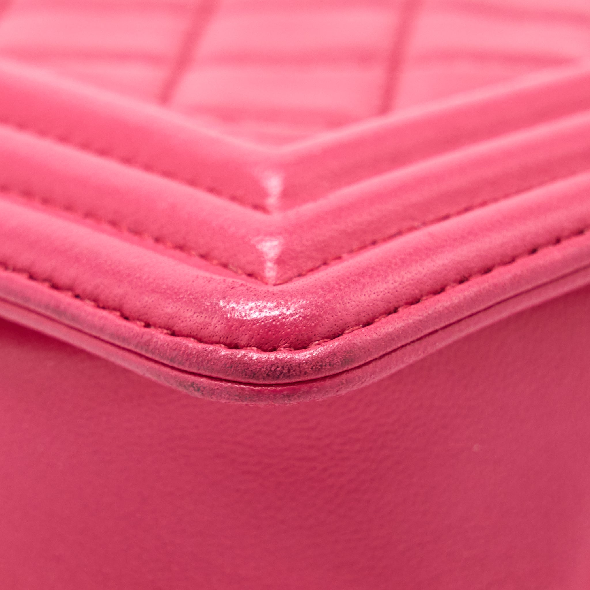 CHANEL MEDIUM BOY BAG LAMBSKIN PINK GHW