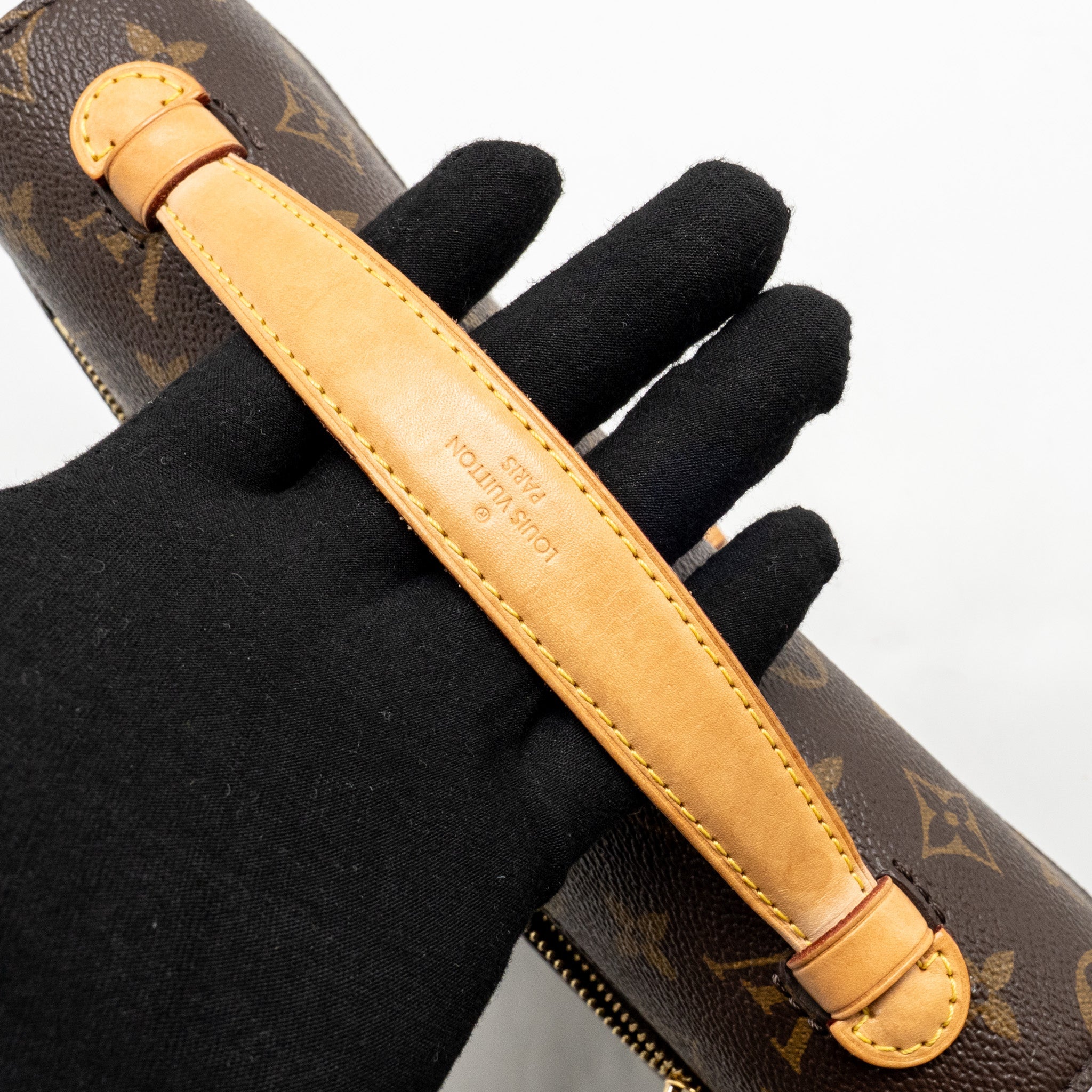 LOUIS VUITTON POCHETTE METIS MONOGRAM CANVAS GHW