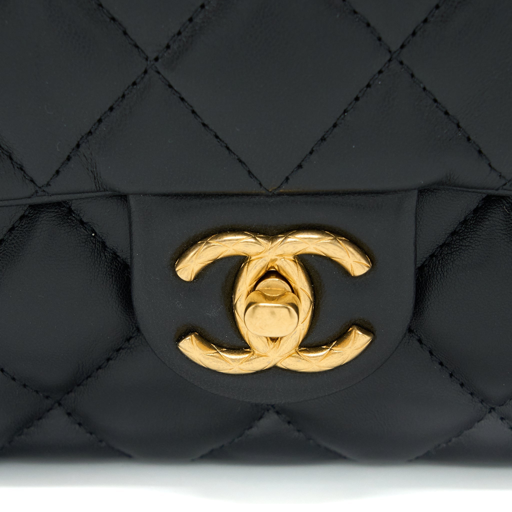 CHANEL 22K GOLD PILLAR ADJUSTABLE CHAIN FLAP BAG LAMBSKIN BLACK BRUSHED GHW (MICROCHIP)