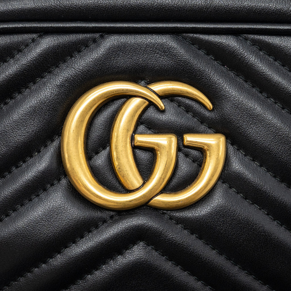 GUCCI GG MARMONT SMALL MATELASSÉ SHOULDER BAG