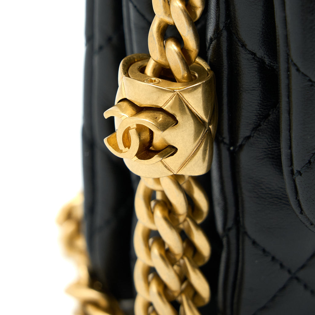 CHANEL 22K GOLD PILLAR ADJUSTABLE CHAIN FLAP BAG LAMBSKIN BLACK BRUSHED GHW (MICROCHIP)