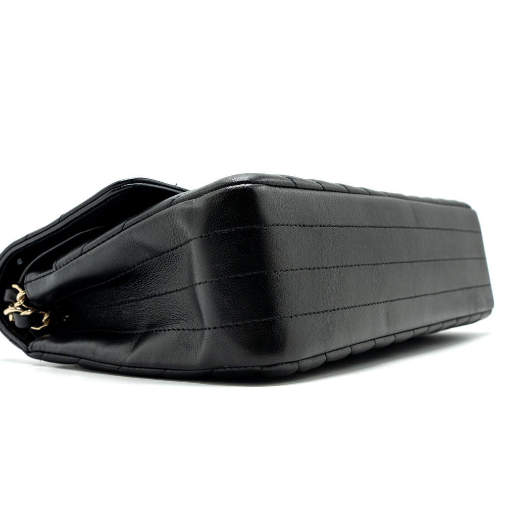 CHANEL MEDIUM CLASSIC DOUBLE FLAP BAG LAMBSKIN CHEVRON BLACK LGHW