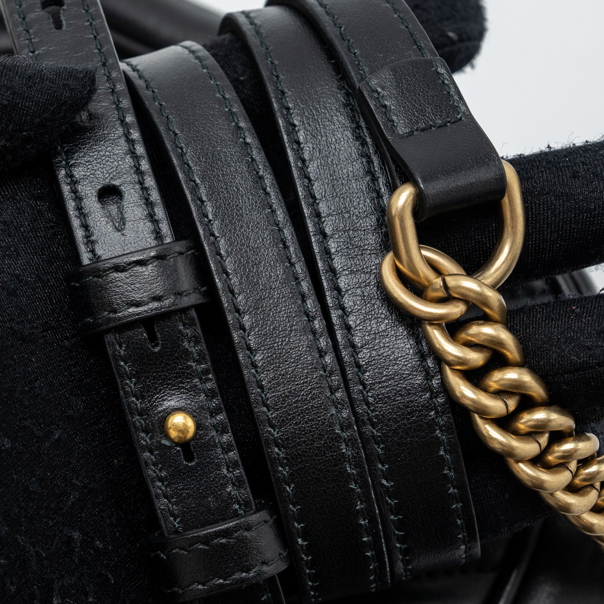 GUCCI GG MARMONT SMALL MATELASSÉ SHOULDER BAG