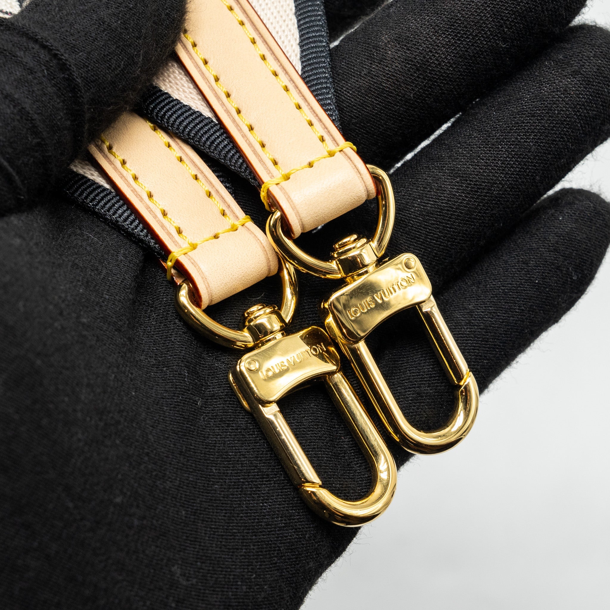LOUIS VUITTON SPEEDY BANDOULIERE 20 MONOGRAM CANVAS BLACK STRAP GHW