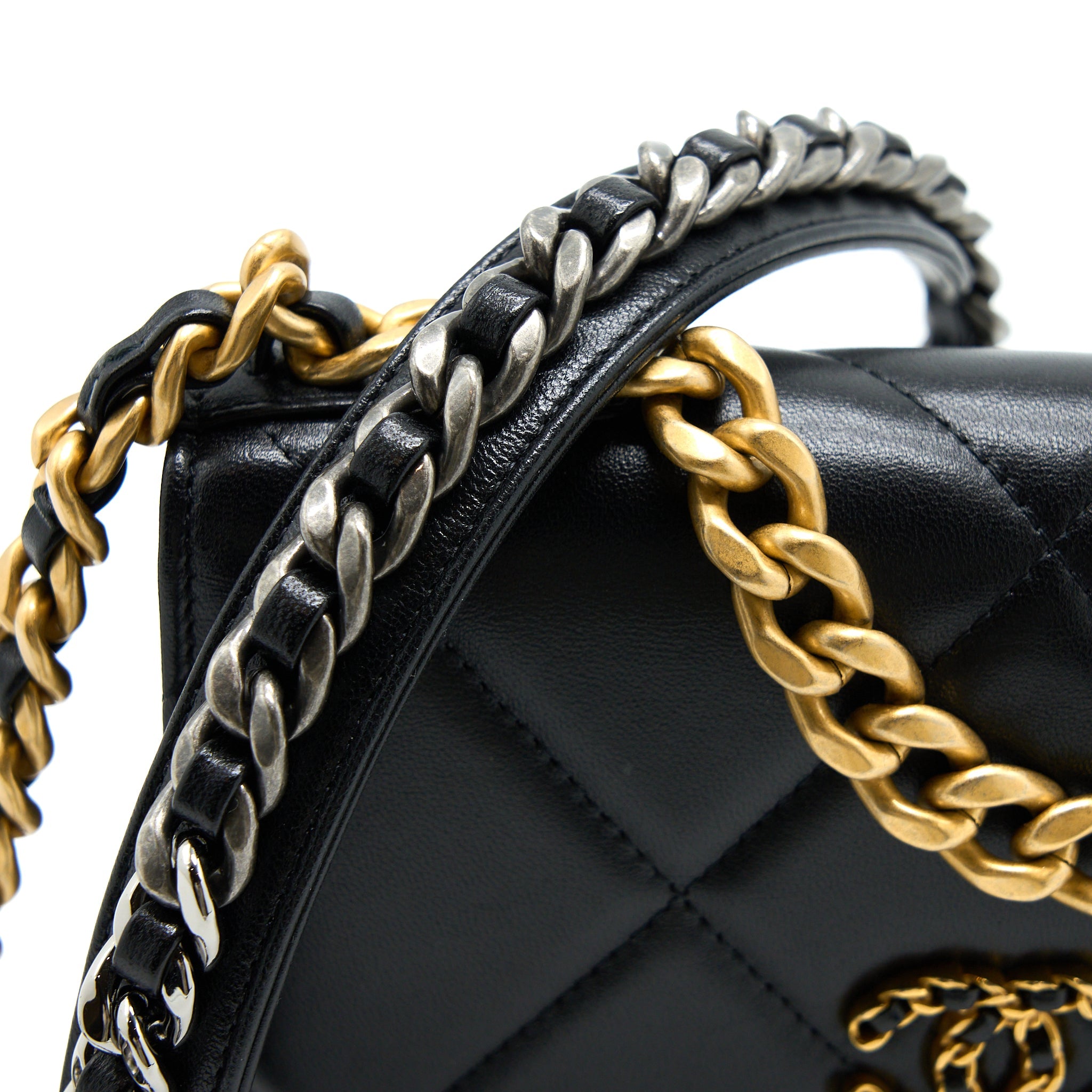 CHANEL 19 WALLET ON CHAIN LAMBSKIN BLACK MULTICOLOUR HARDWARE (MICROCHIP)