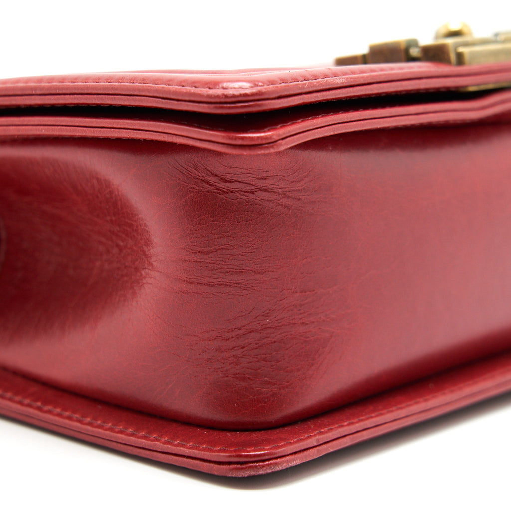 CHANEL GLAZED CALFSKIN SMALL LE BOY BAG IN RED GHW