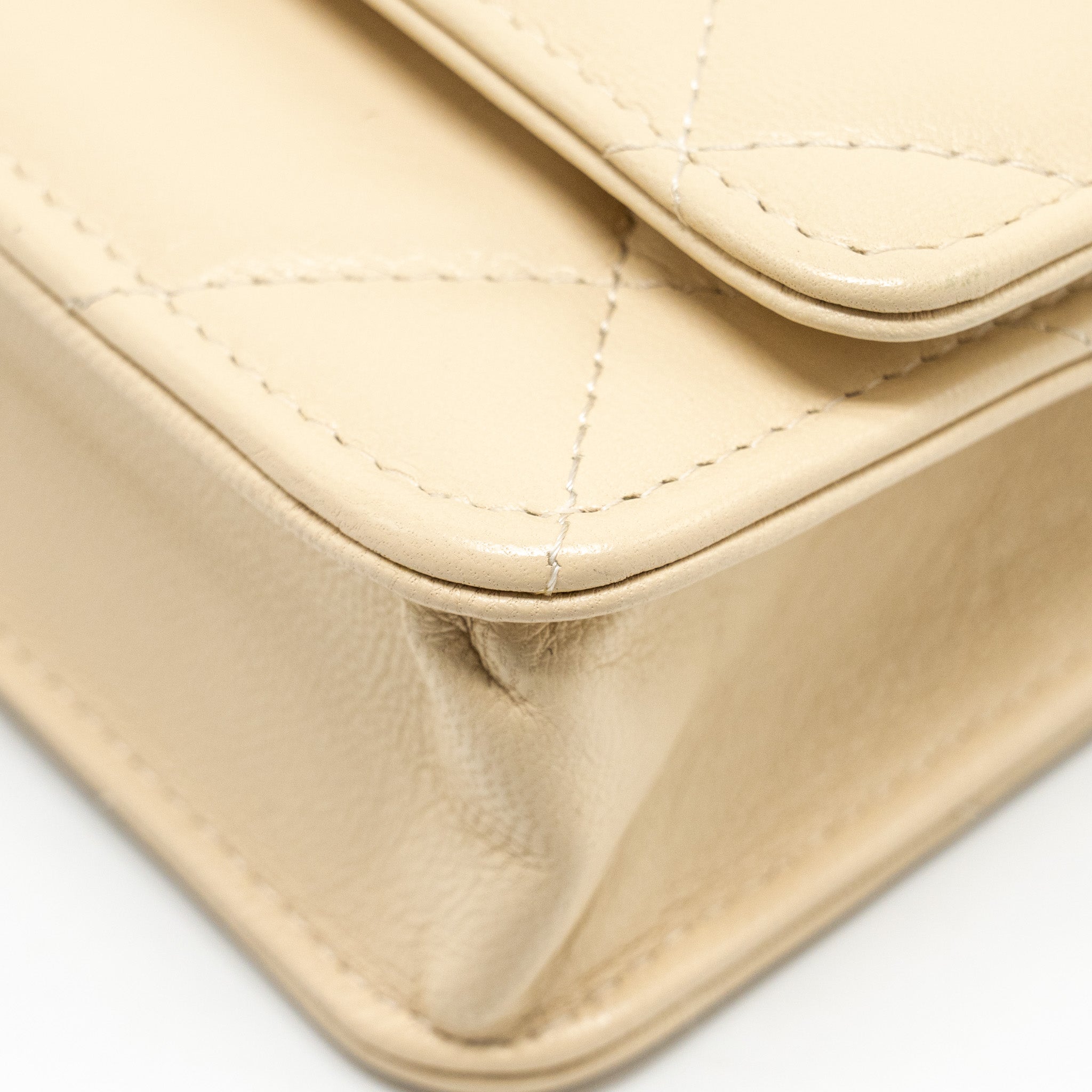 CHANEL 19 WALLET ON CHAIN LAMBSKIN LIGHT BEIGE MULTICOLOUR HARDWARE