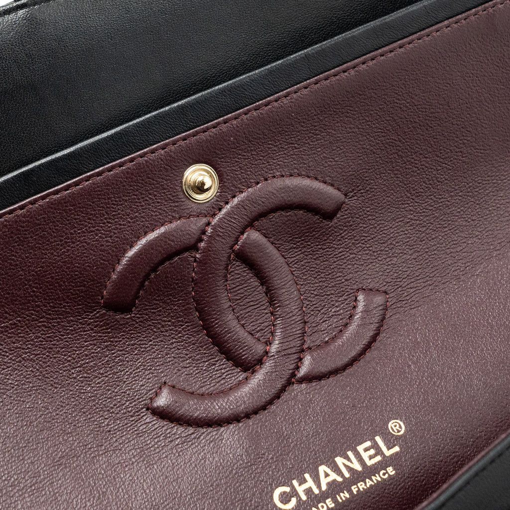 CHANEL MEDIUM CLASSIC DOUBLE FLAP BAG LAMBSKIN CHEVRON BLACK LGHW