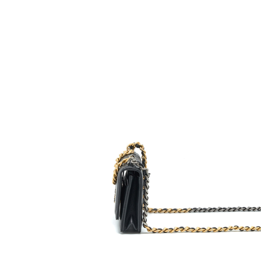 CHANEL 19 WALLET ON CHAIN LAMBSKIN BLACK WITH MULTICOLOUR HARDWARE (MICROCHIP)