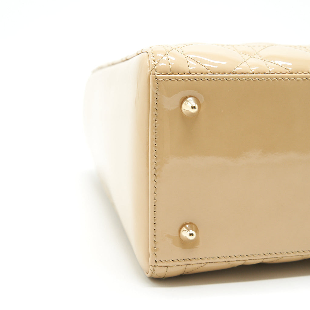 CHRISTIAN DIOR MEDIUM LADY DIOR IN PATENT LEATHER BEIGE