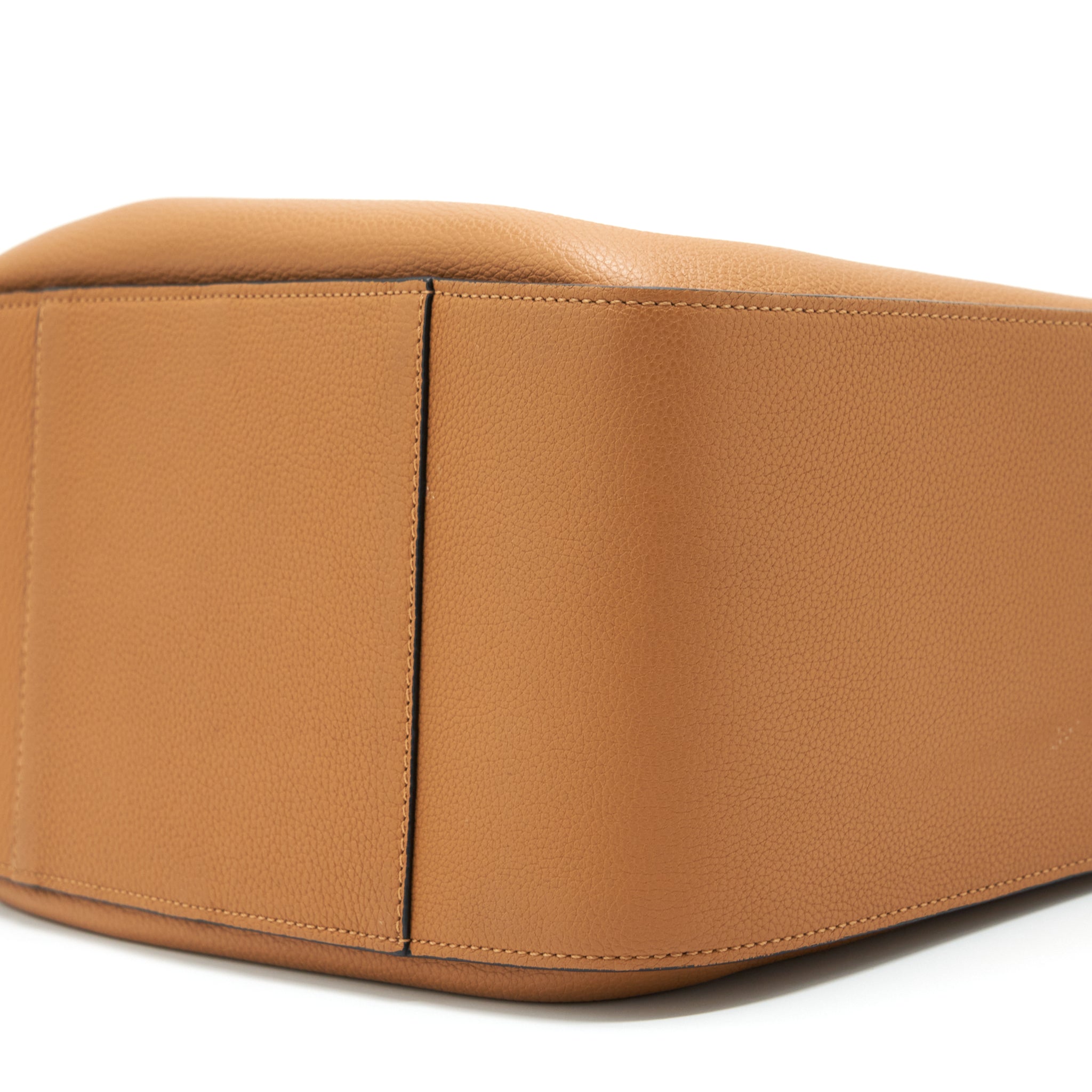 LOEWE SMALL HAMMOCK BAG SOFT CALFSKIN LIGHT CARAMEL GHW