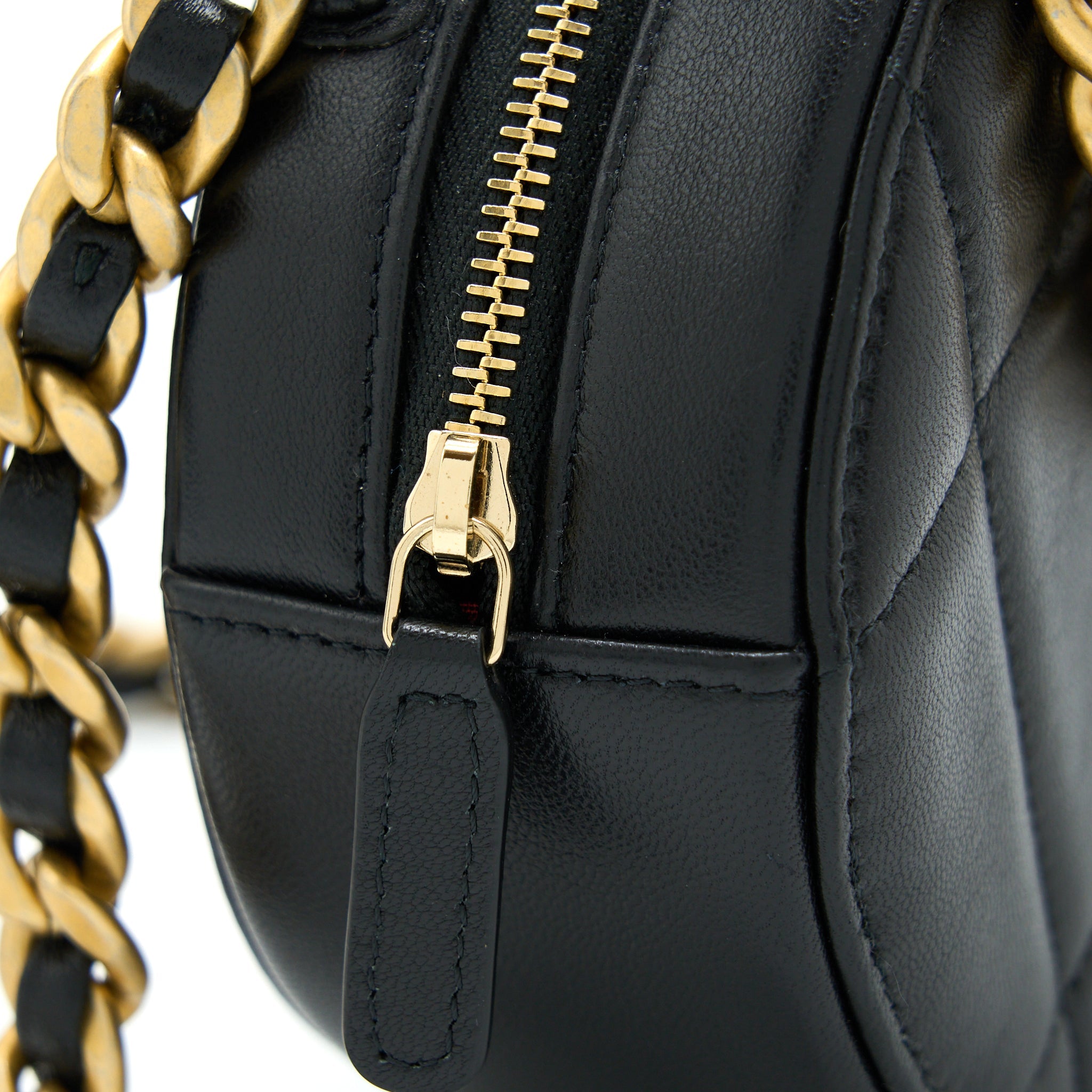 CHANEL 19 ROUND CLUTCH WITH CHAIN LAMBSKIN GOLD/SILVER HARDWARE