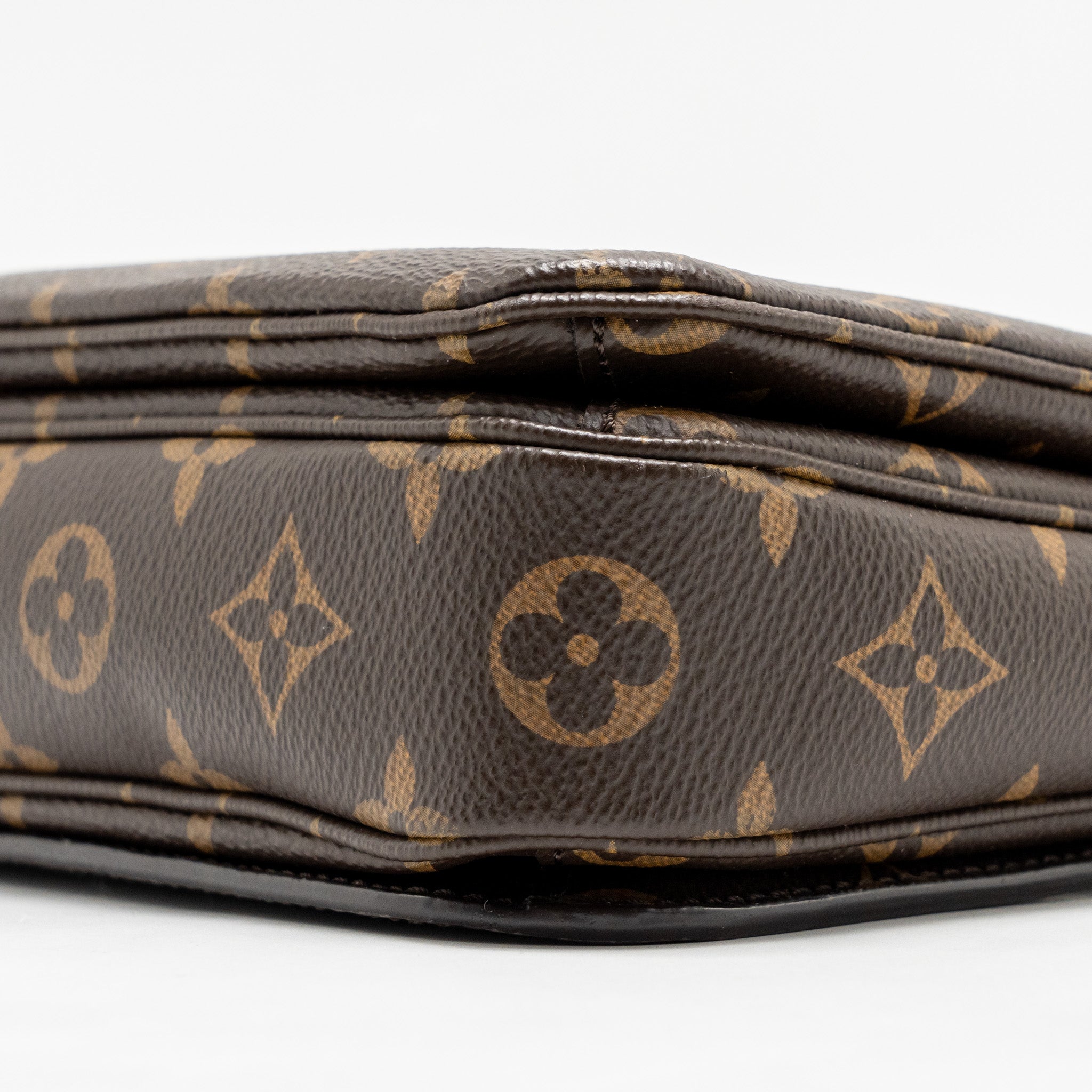 LOUIS VUITTON POCHETTE MÉTIS MONOGRAM CANVAS GHW