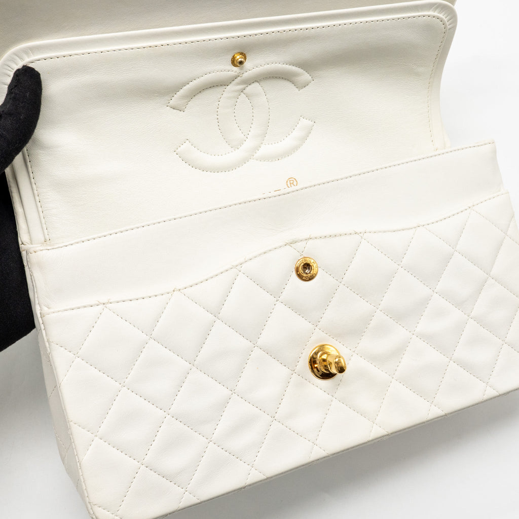 CHANEL VINTAGE MEDIUM CLASSIC DOUBLE FLAP BAG WHITE LAMBSKIN GHW