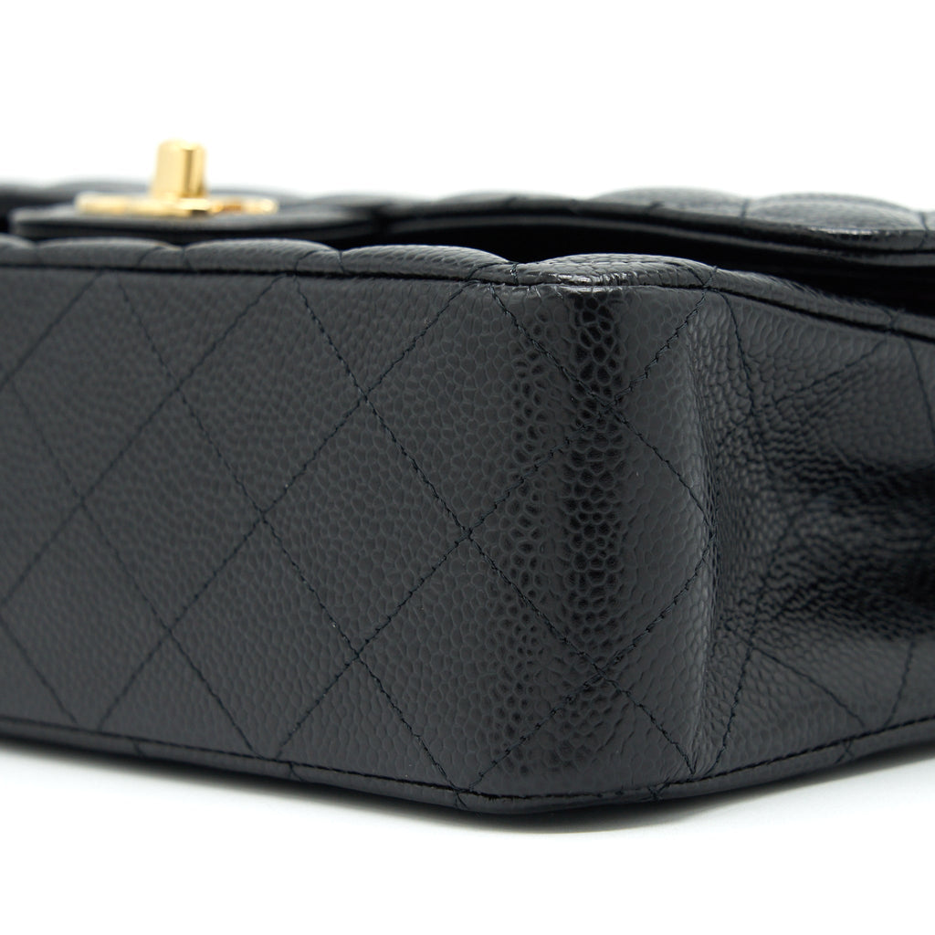 CHANEL MEDIUM CLASSIC FLAP BAG CAVIAR BLACK GHW