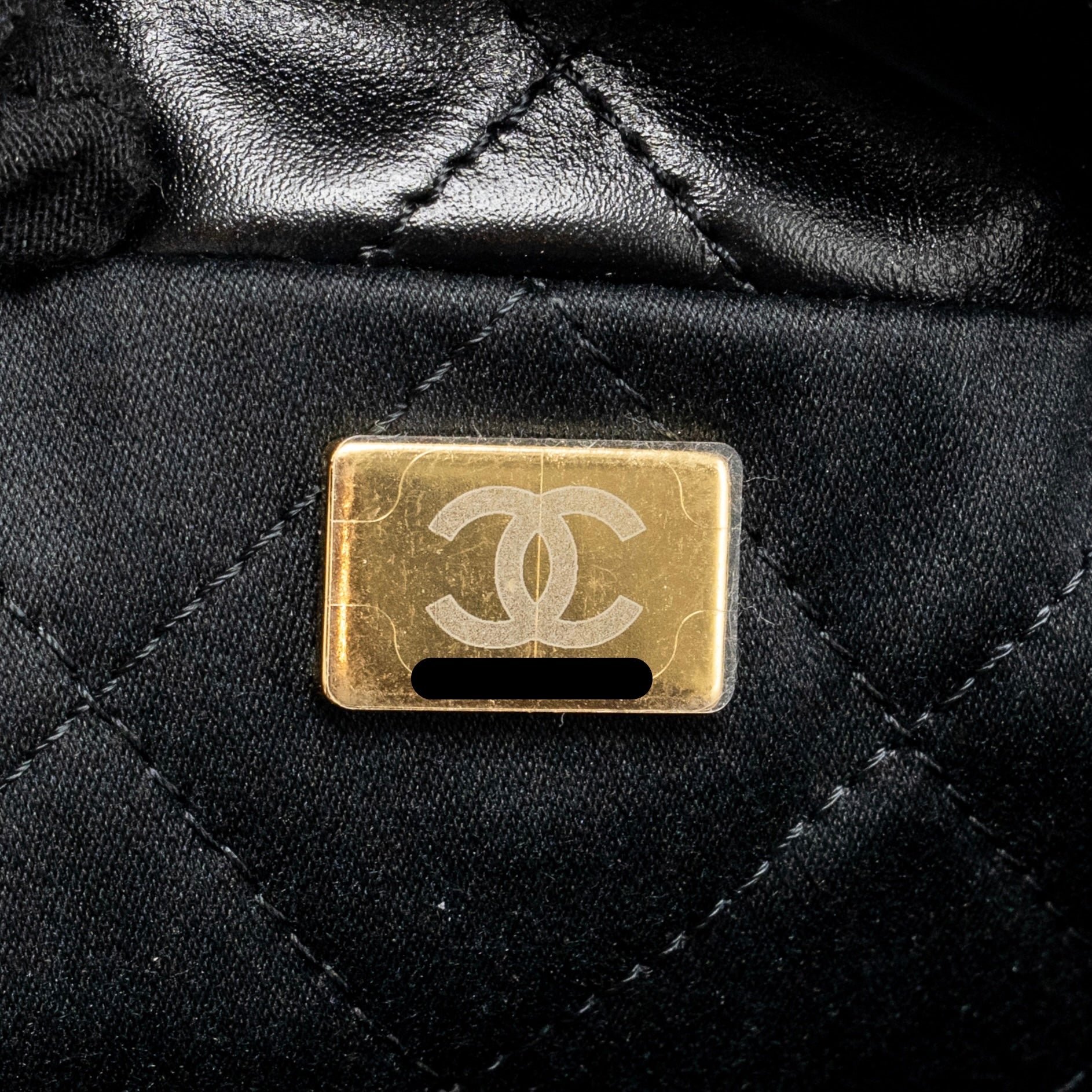 CHANEL MEDIUM 22 BAG GOLD LETTER SHINY CALFSKIN BLACK GHW (MICROCHIP)