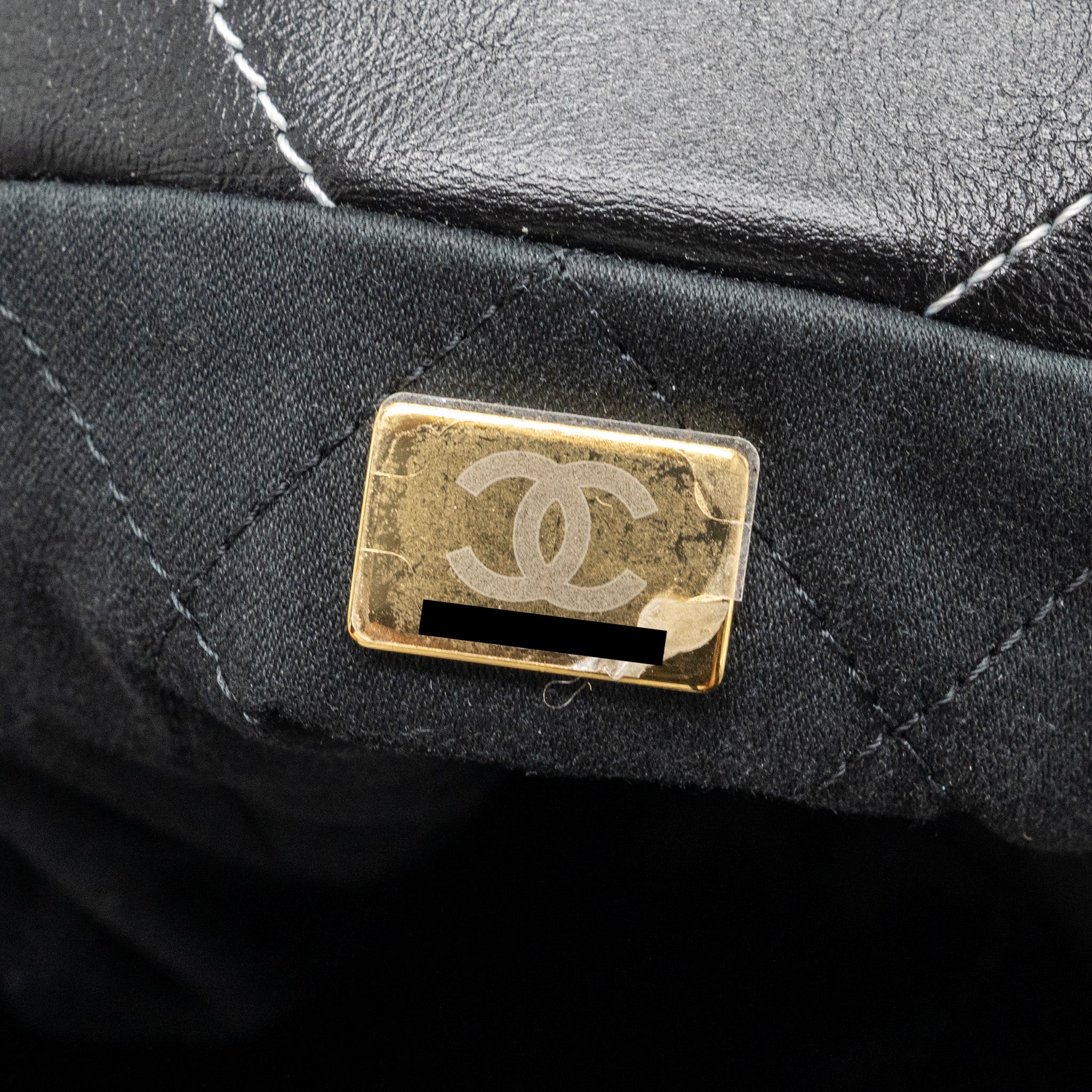 CHANEL SMALL 22 BAG CALFSKIN WITH WHITE STITCHING BLACK GHW (MICROCHIP)