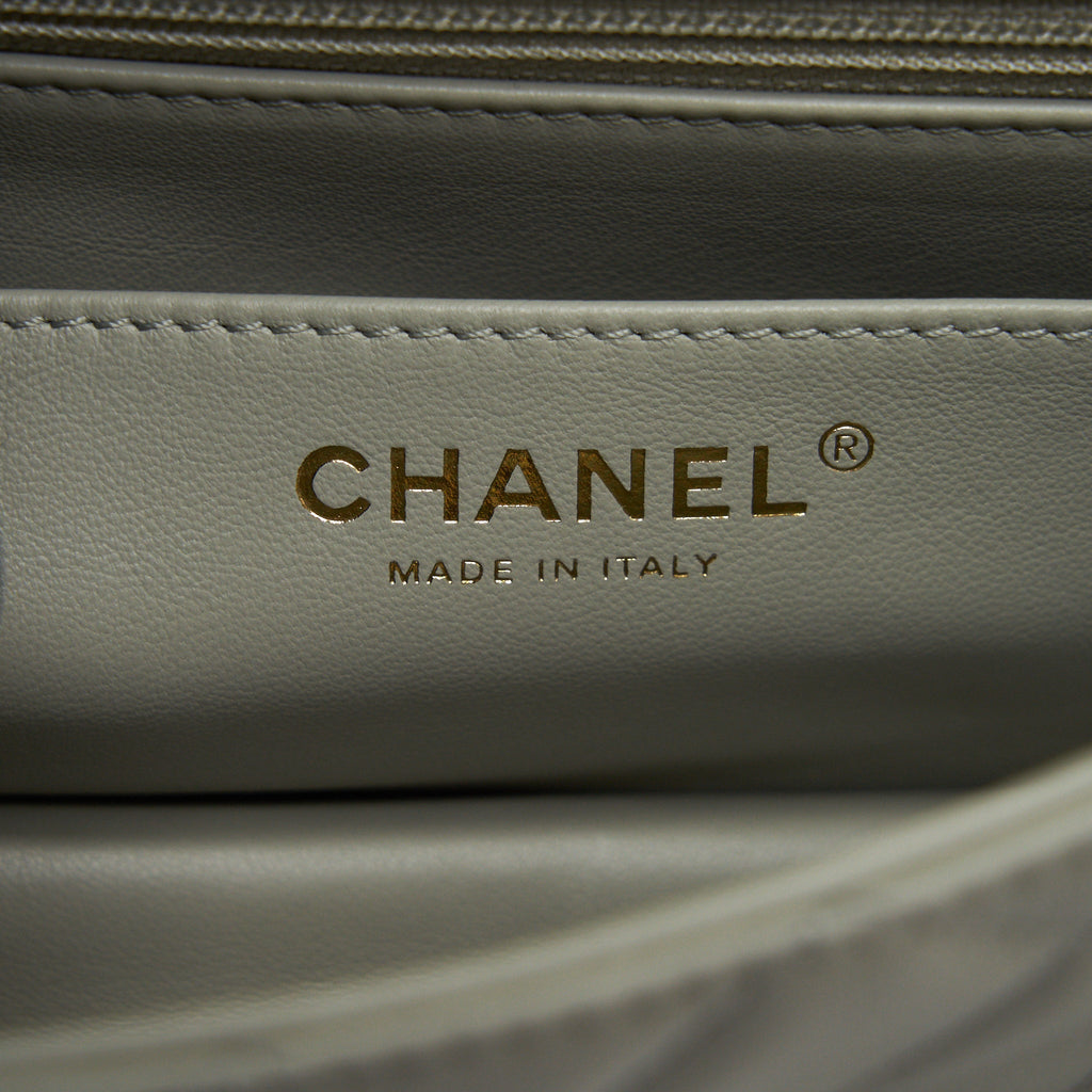 CHANEL 22C LIGHT PEARL CRUSH MINI FLAP BAG LAMBSKIN LIGHT GREY GHW (MICROCHIP)