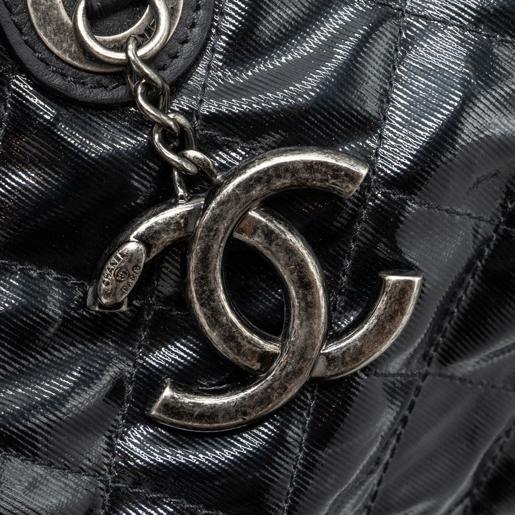 CHANEL GIANT ZIP SHOPPING BAG PATENT BLACK RUTHENIUM HARDWARE