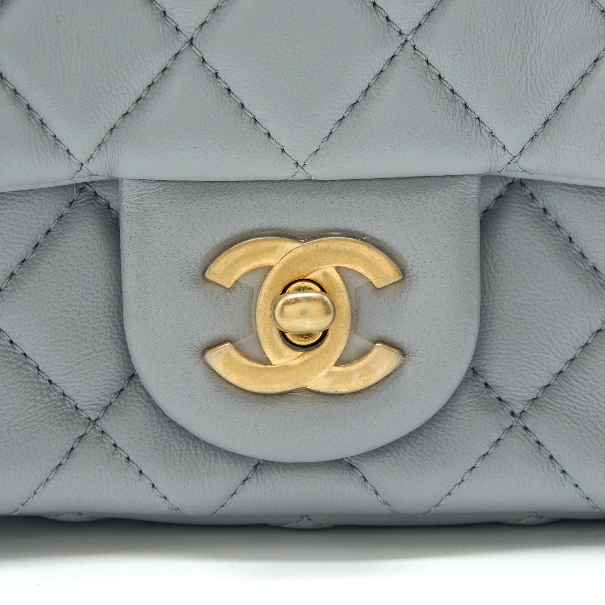 CHANEL 21B PEARL CRUSH MINI RECTANGULAR FLAP BAG LAMBSKIN GREY GHW (MICROCHIP)