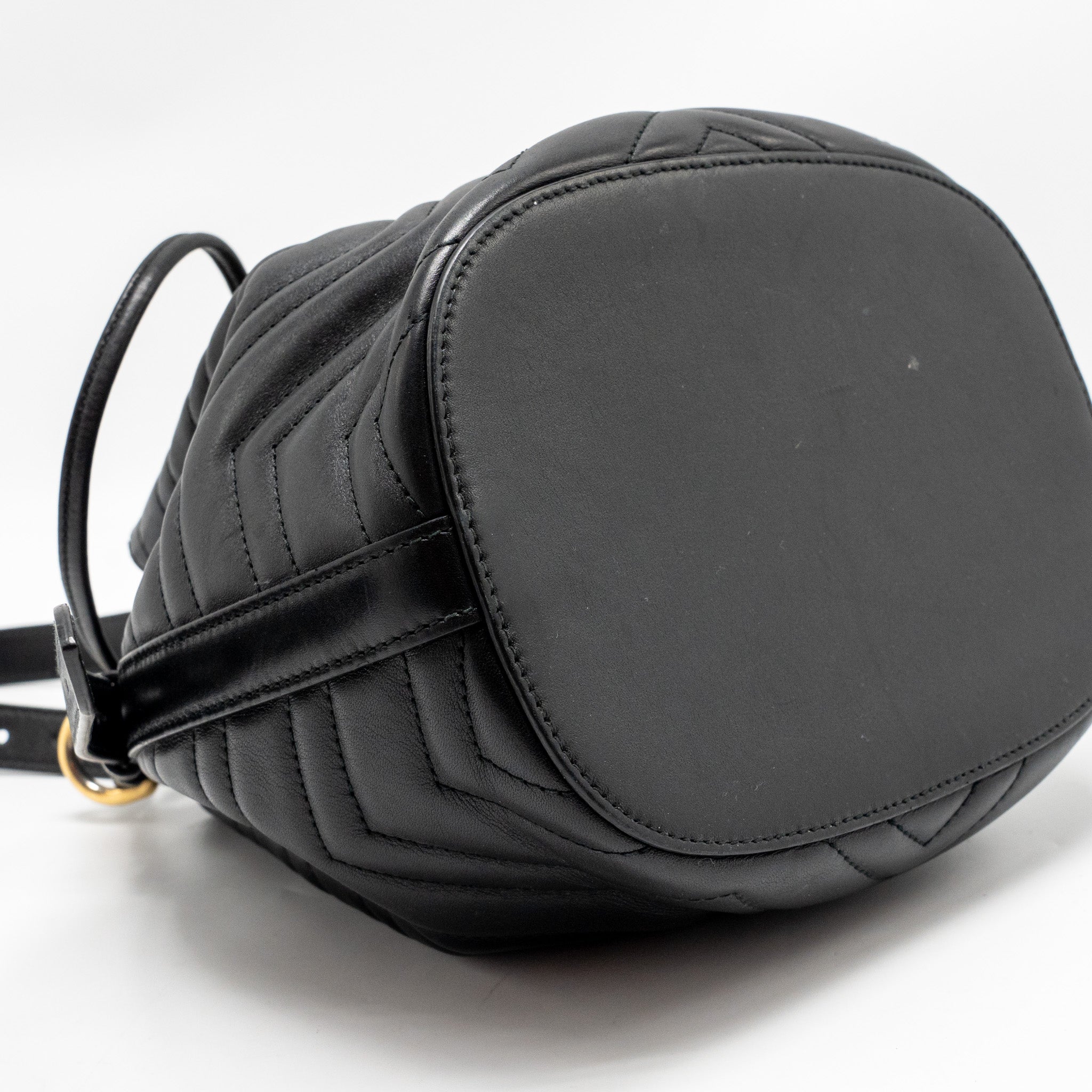 GUCCI GG MARMONT BUCKET BAG CALFSKIN BLACK GHW