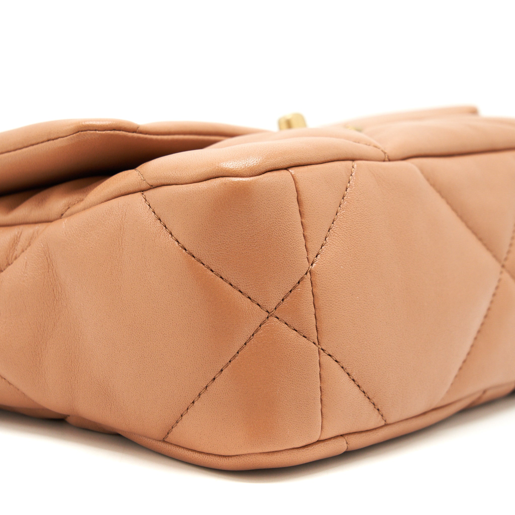 CHANEL 21K SMALL 19 FLAP BAG LAMBSKIN CARAMEL GHW(MICROCHIP)