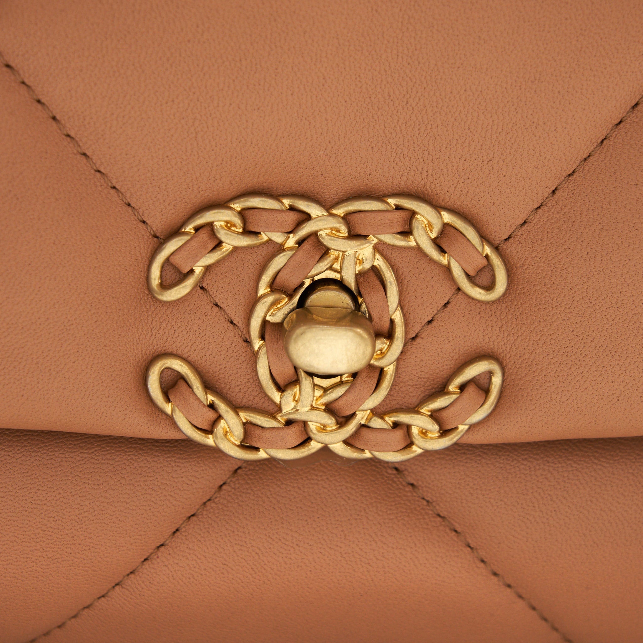 CHANEL 21K SMALL 19 FLAP BAG LAMBSKIN CARAMEL GHW(MICROCHIP)
