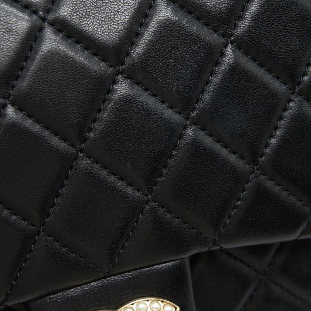 CHANEL QUILTED CC PEARL LOGO SHOULDER FLAP BAG WITH CHAIN