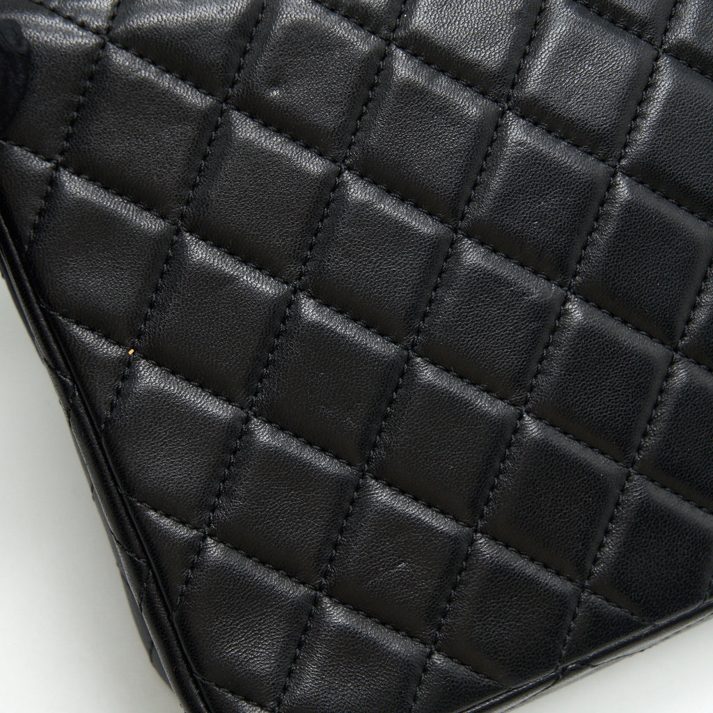 CHANEL QUILTED CC PEARL LOGO SHOULDER FLAP BAG WITH CHAIN