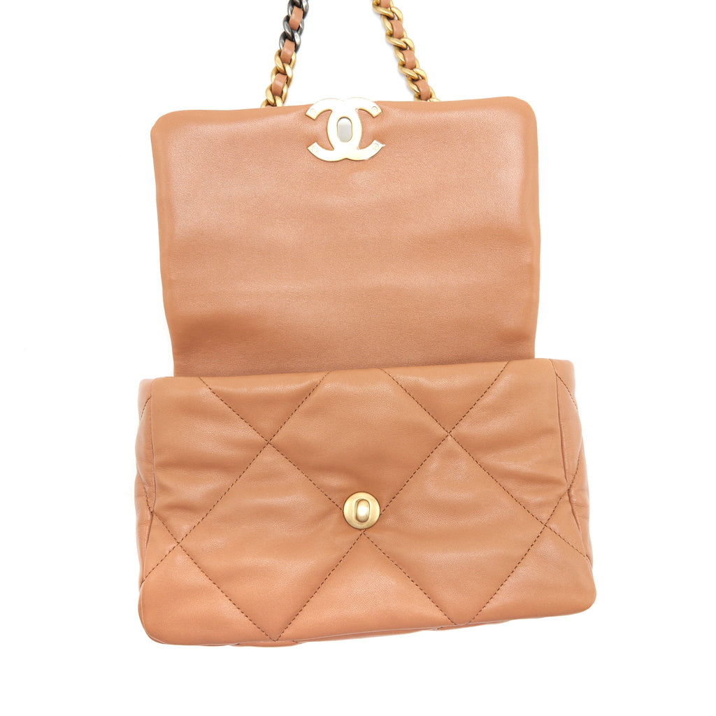 CHANEL 21K SMALL 19 FLAP BAG LAMBSKIN CARAMEL GHW(MICROCHIP)
