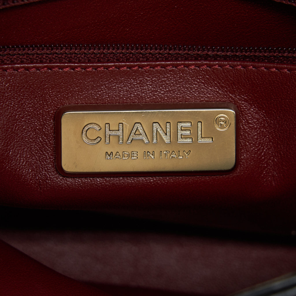 CHANEL QUILTED CC PEARL LOGO SHOULDER FLAP BAG WITH CHAIN