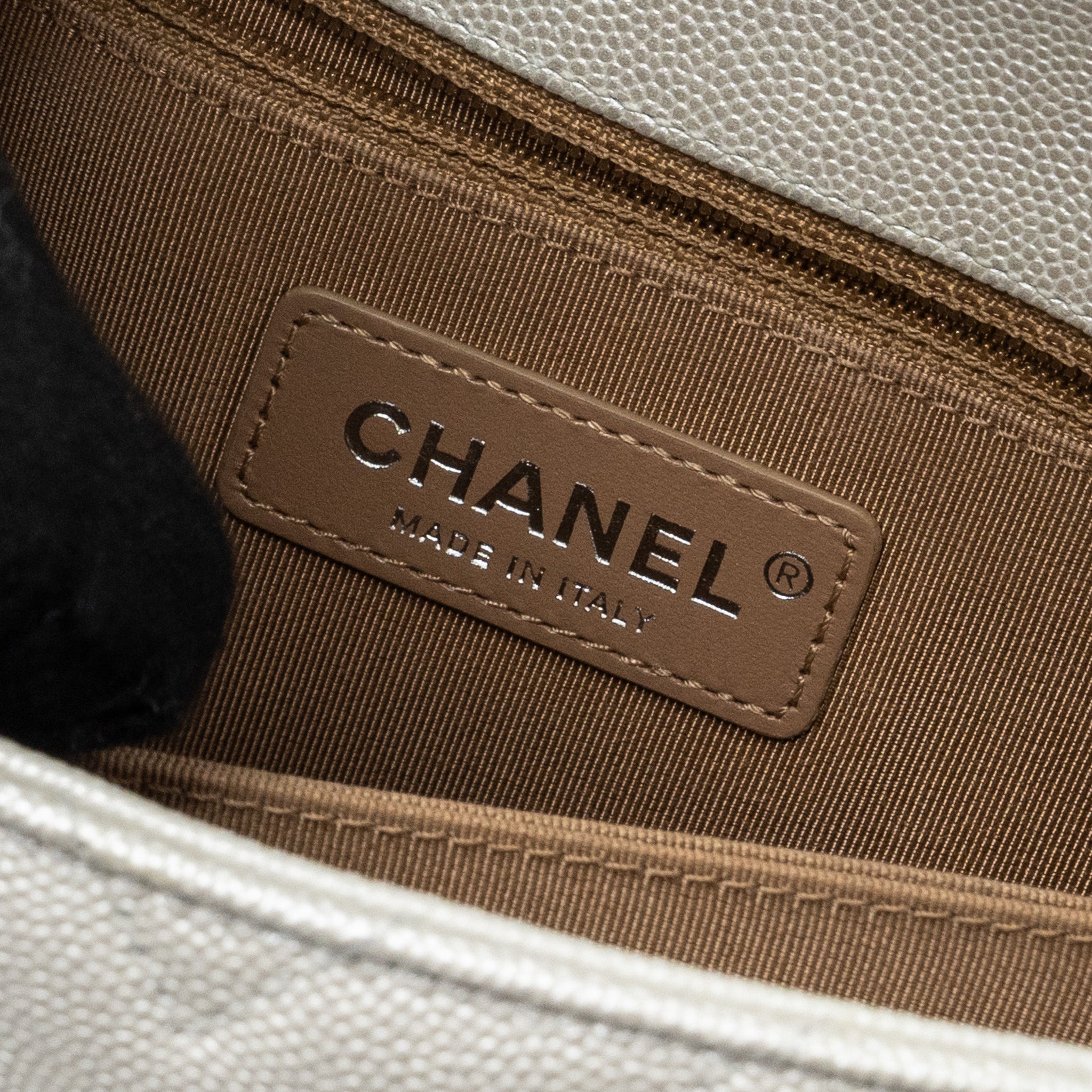 CHANEL CHEVRON SMALL COCO HANDLE CAVIAR IRIDESCENT WHITE SHW