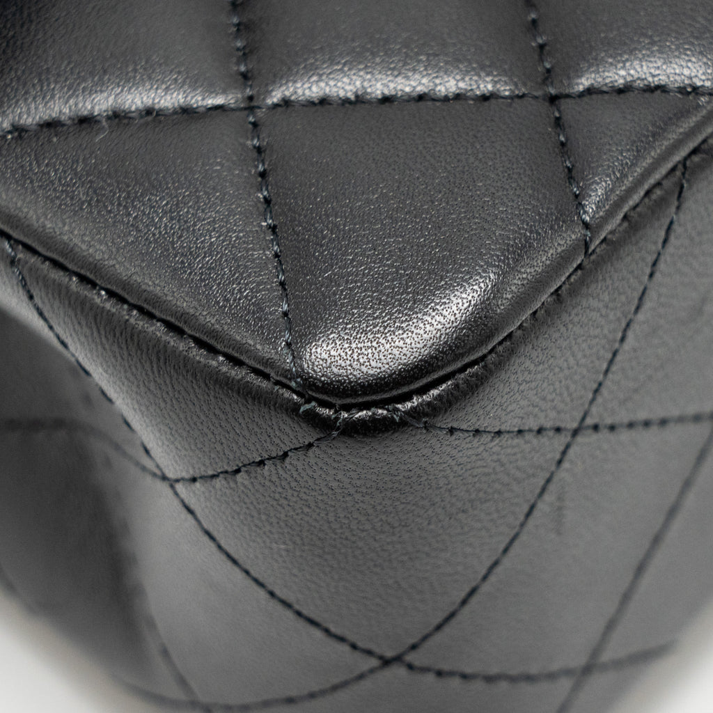 CHANEL SMALL CLASSIC DOUBLE FLAP BAG LAMBSKIN BLACK GHW(MICROCHIP)
