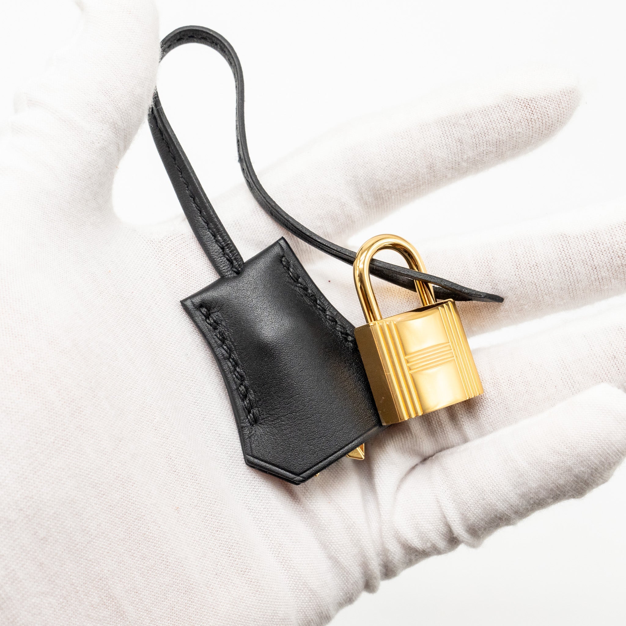HERMES KELLY 25 SOMBRERO BLACK GHW