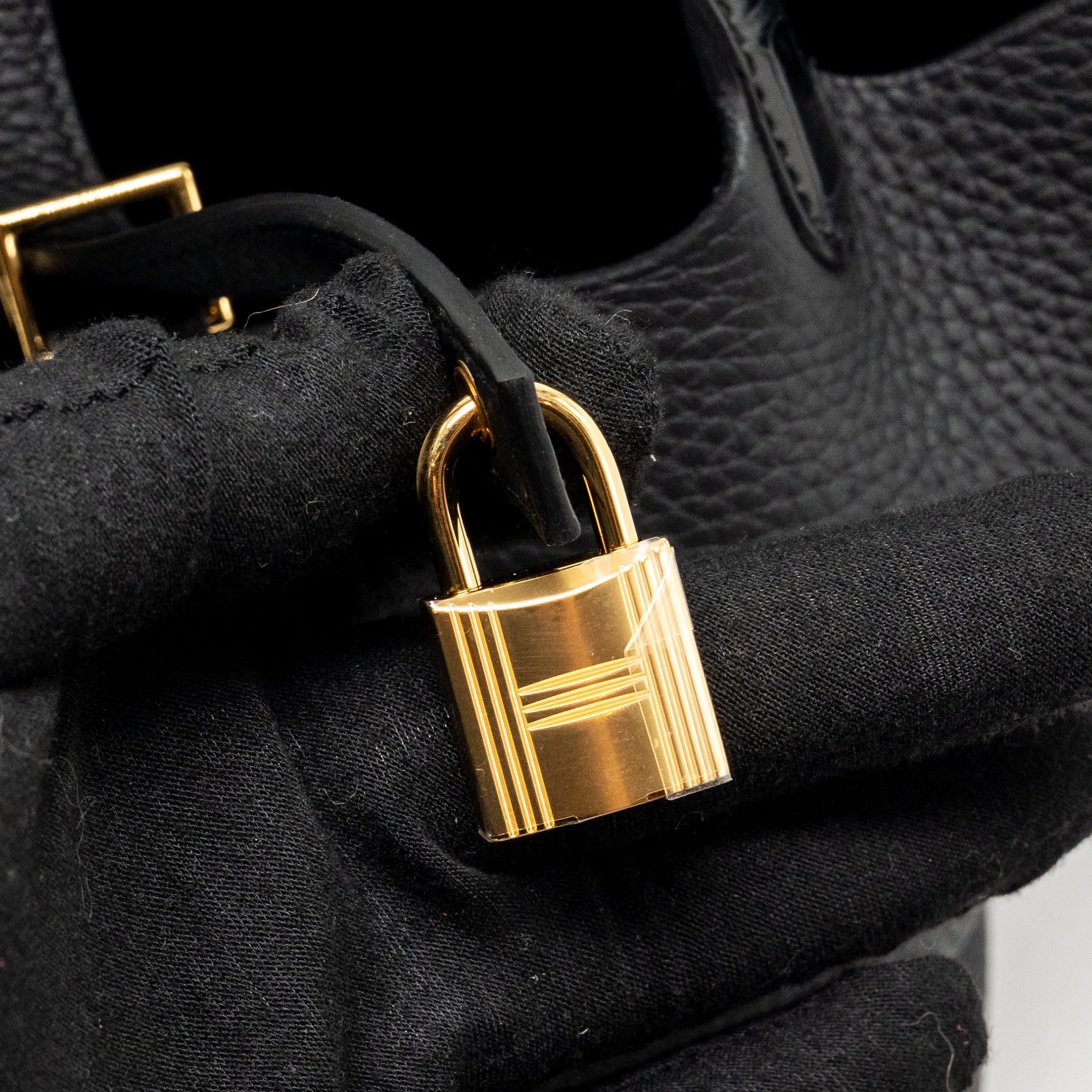 HERMES PICOTIN 18 TOUCH LOCK BAG CLEMENCE/ALLIGATOR MISSISSIPPIENSIS MAT BLACK GHW