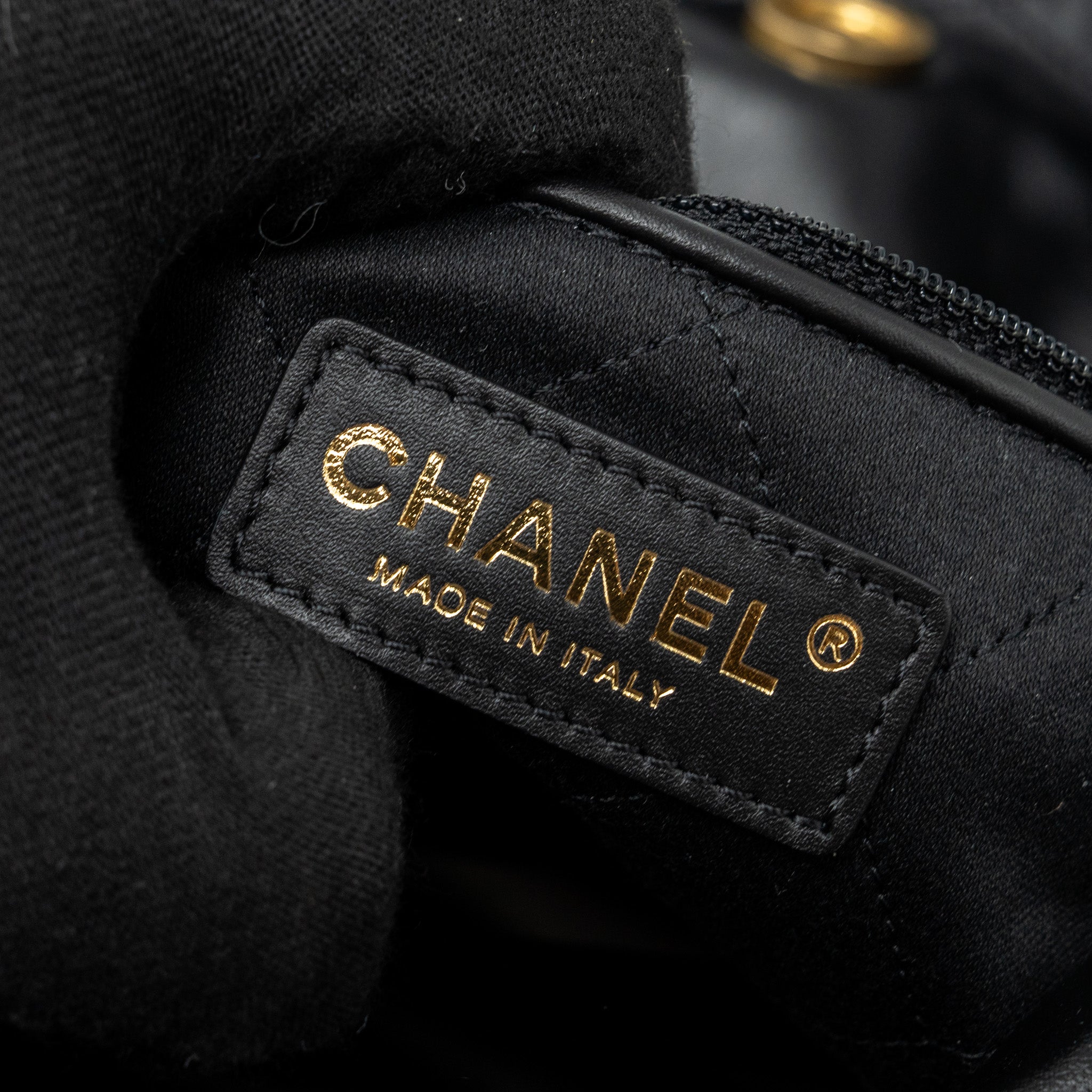 CHANEL SMALL 22 BAG CALFSKIN BLACK GHW